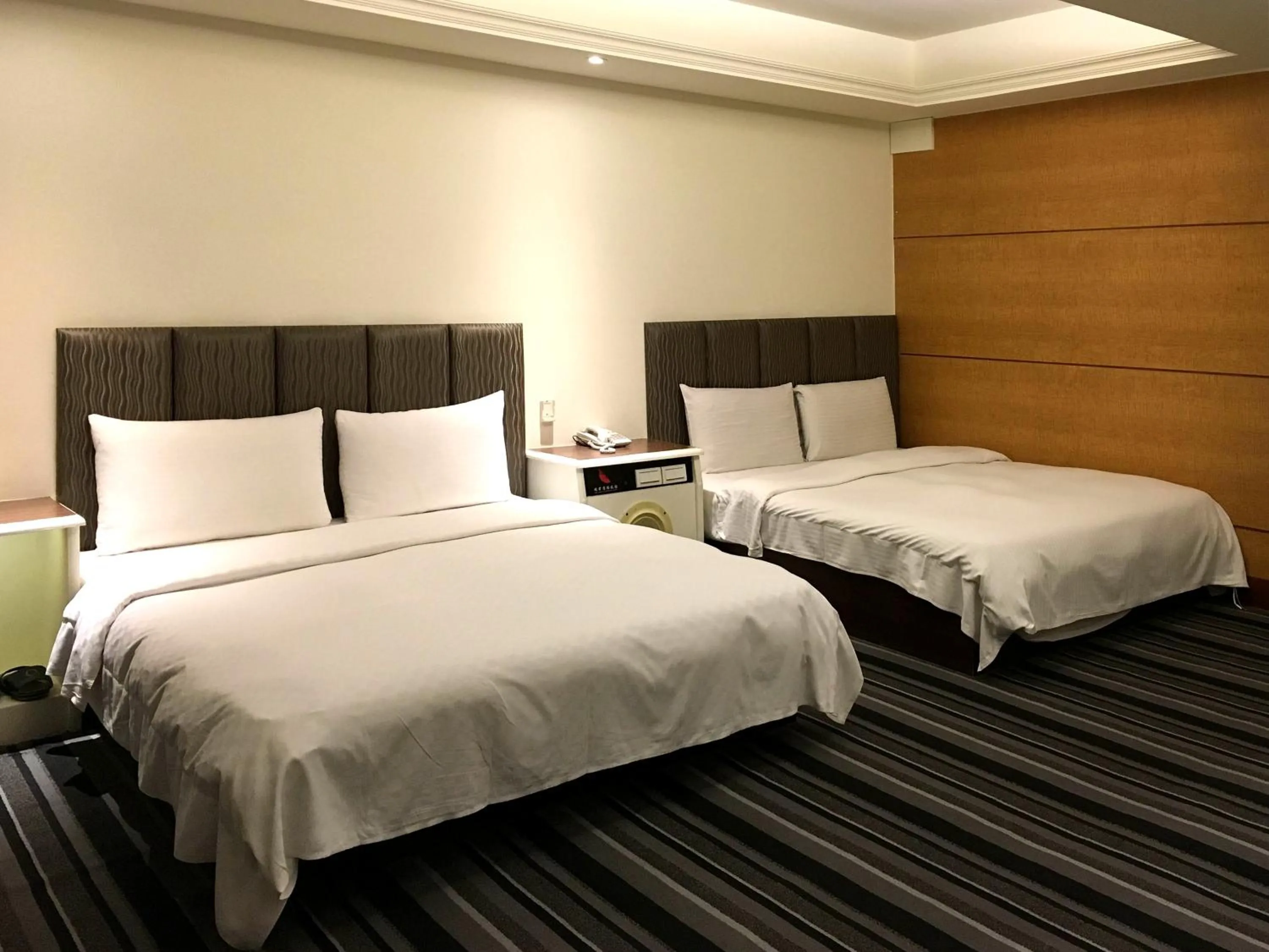 Bed in Zaw Jung Business Hotel