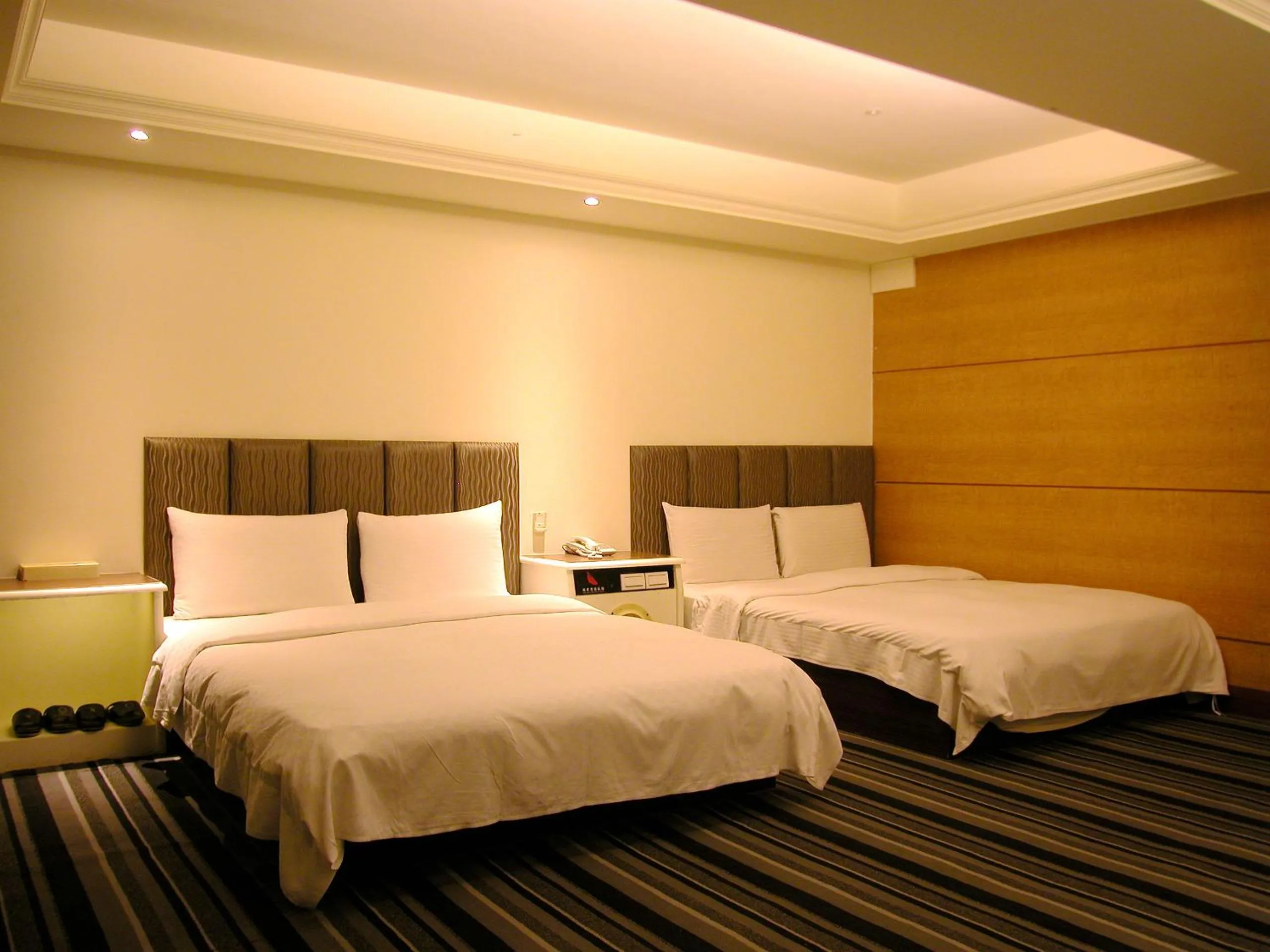 Bed in Zaw Jung Business Hotel