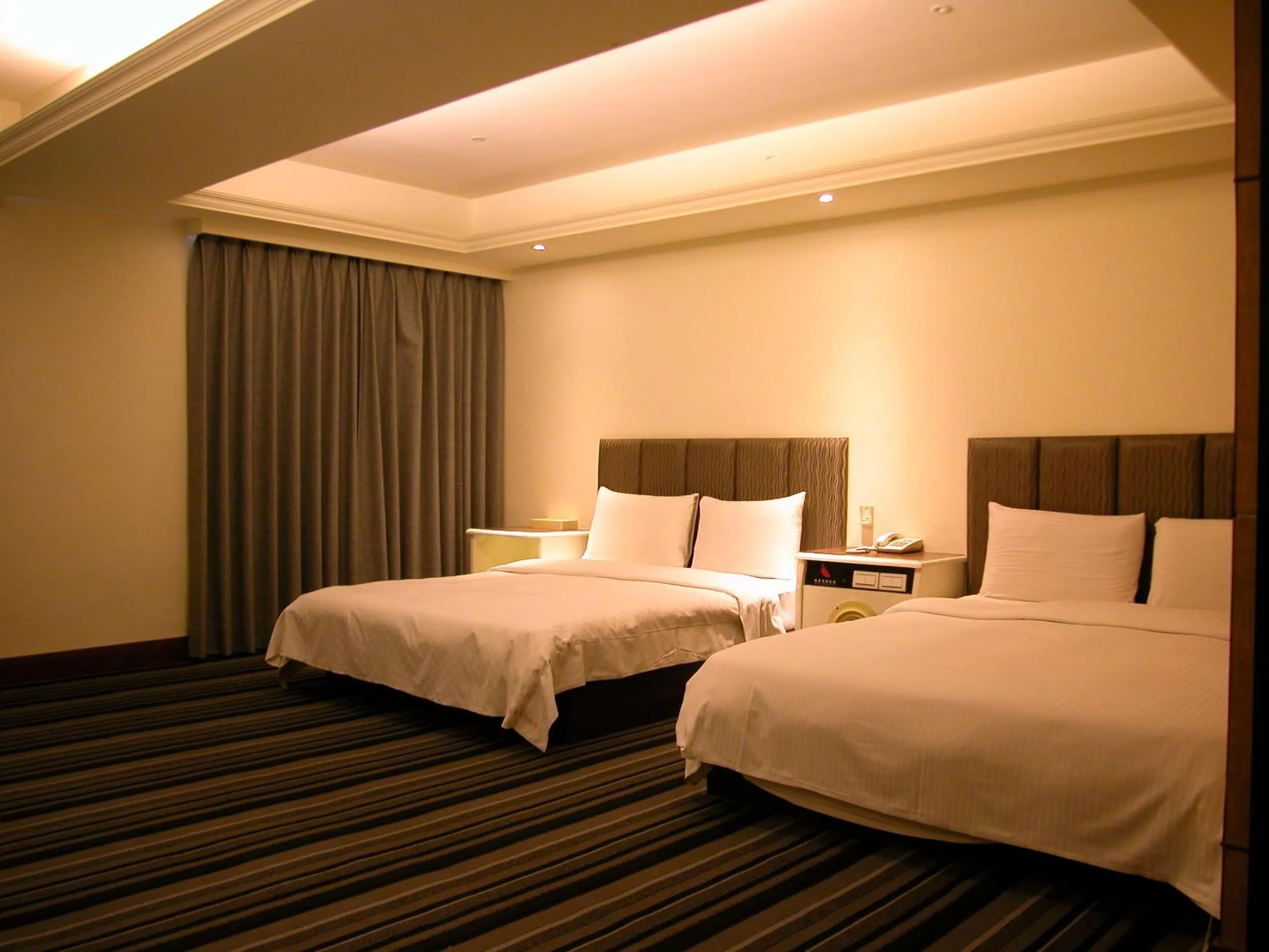 Bed in Zaw Jung Business Hotel