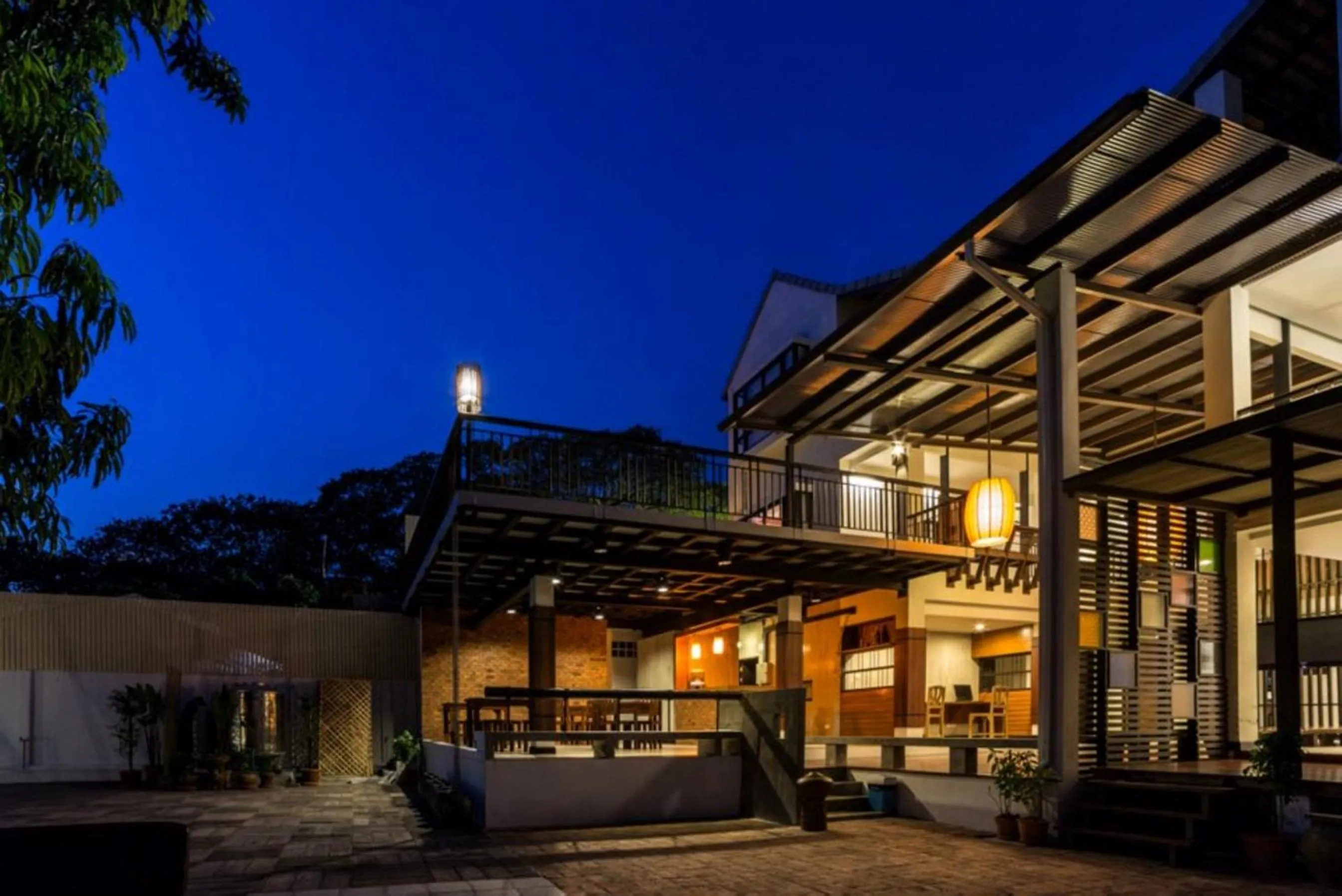 Facade/entrance in Baan Ing Ping