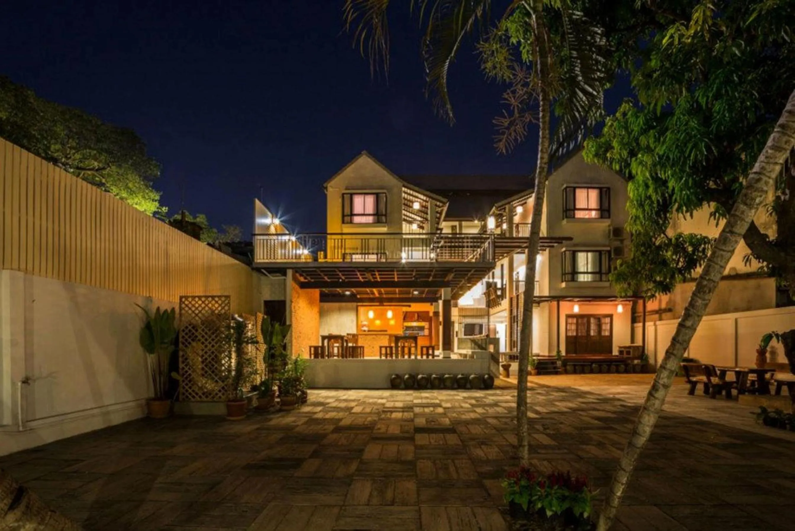 Facade/entrance in Baan Ing Ping