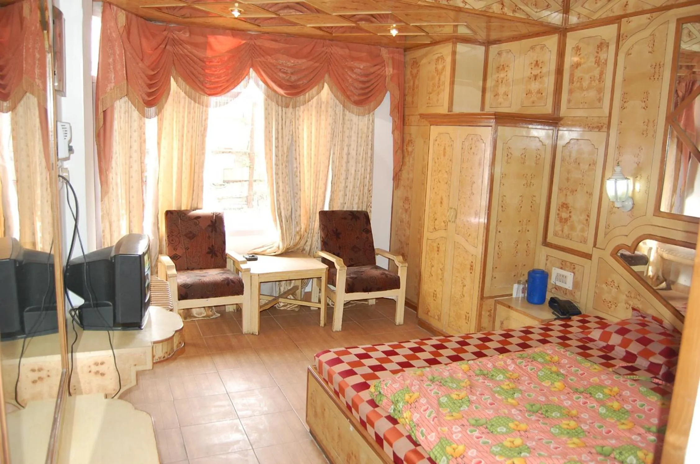 Photo of the whole room, Bed in Hotel Gulmarg Regency