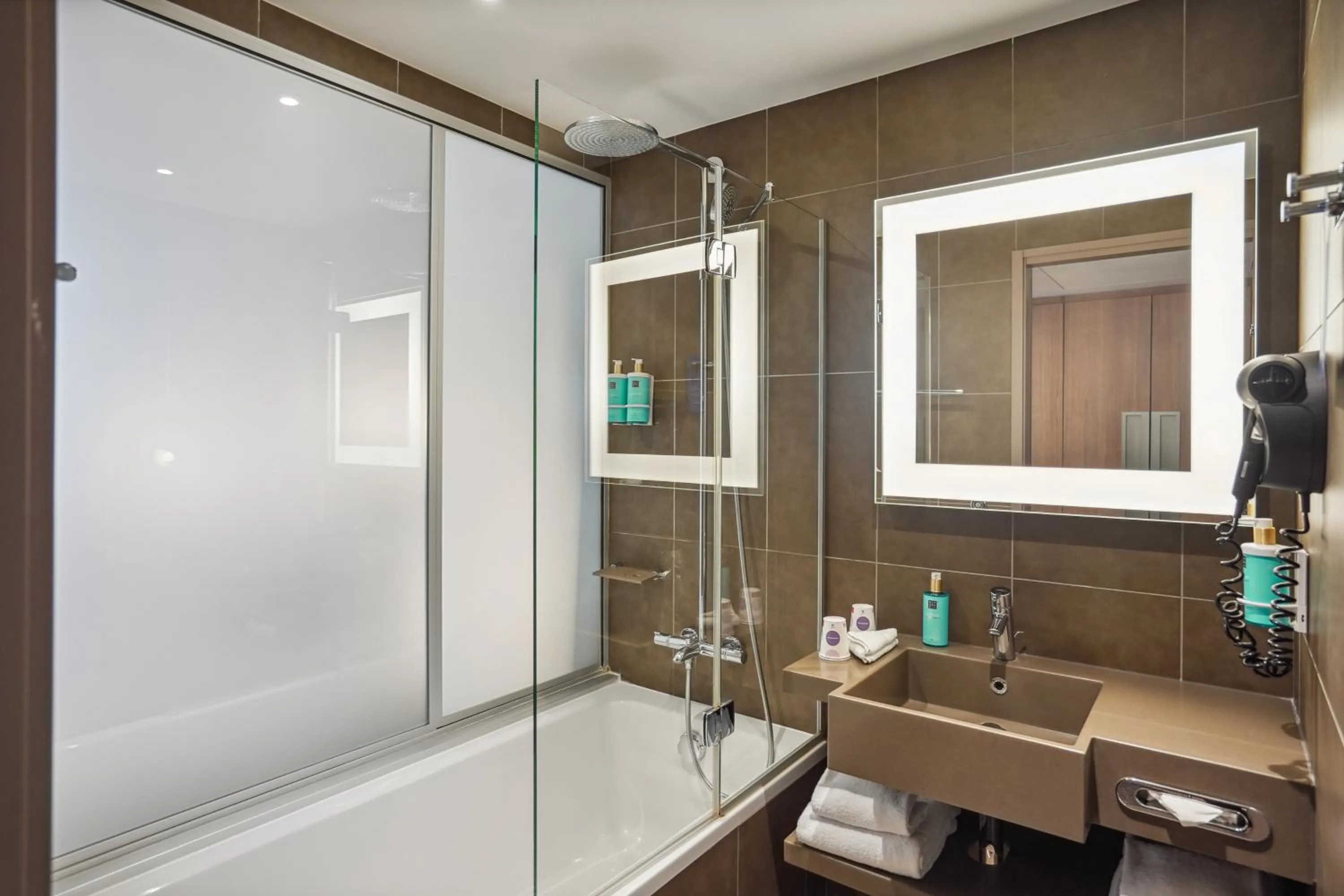 Bathroom in Novotel Paris Gare De Lyon