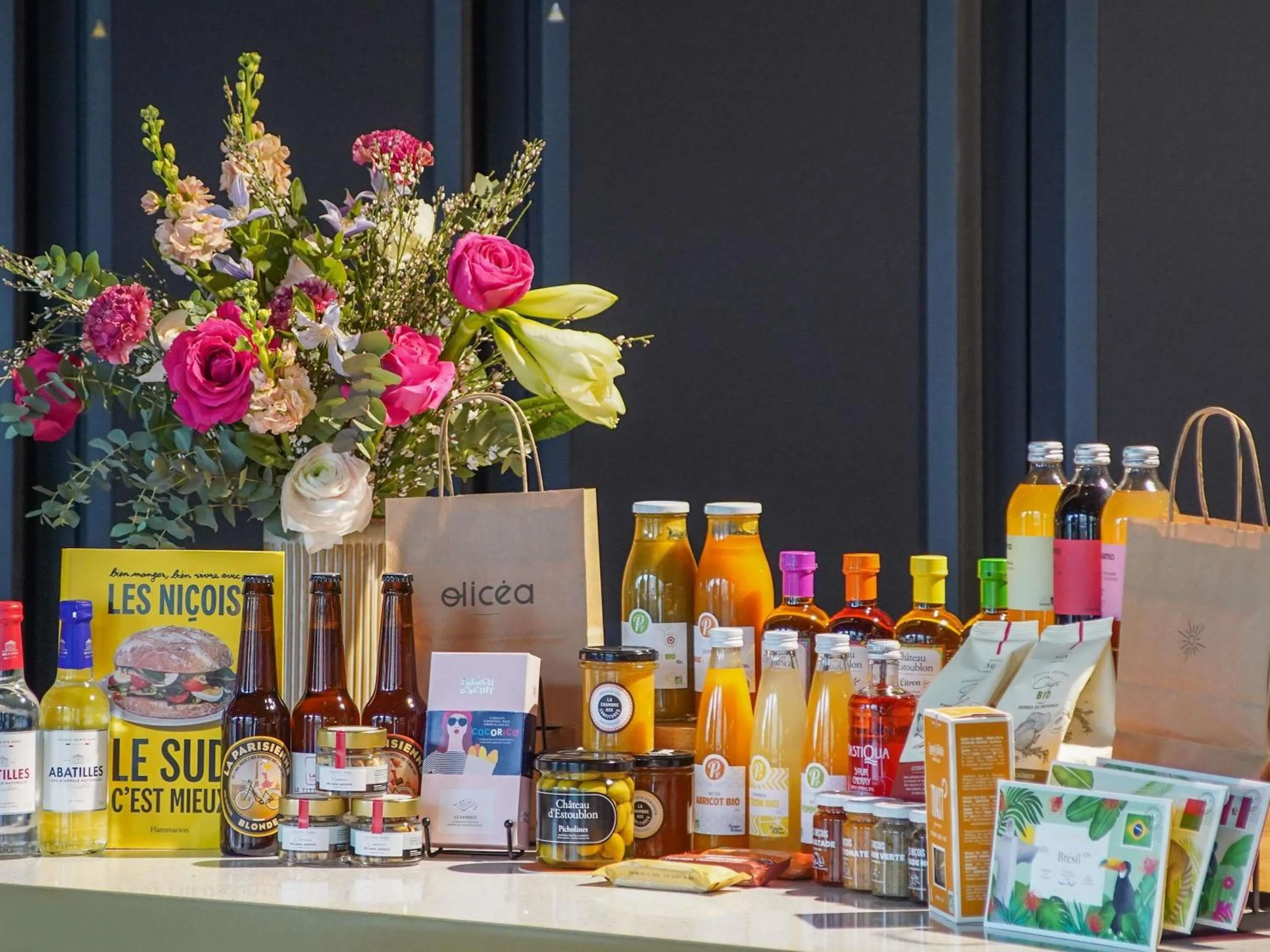 Lounge or bar in Novotel Paris Gare De Lyon