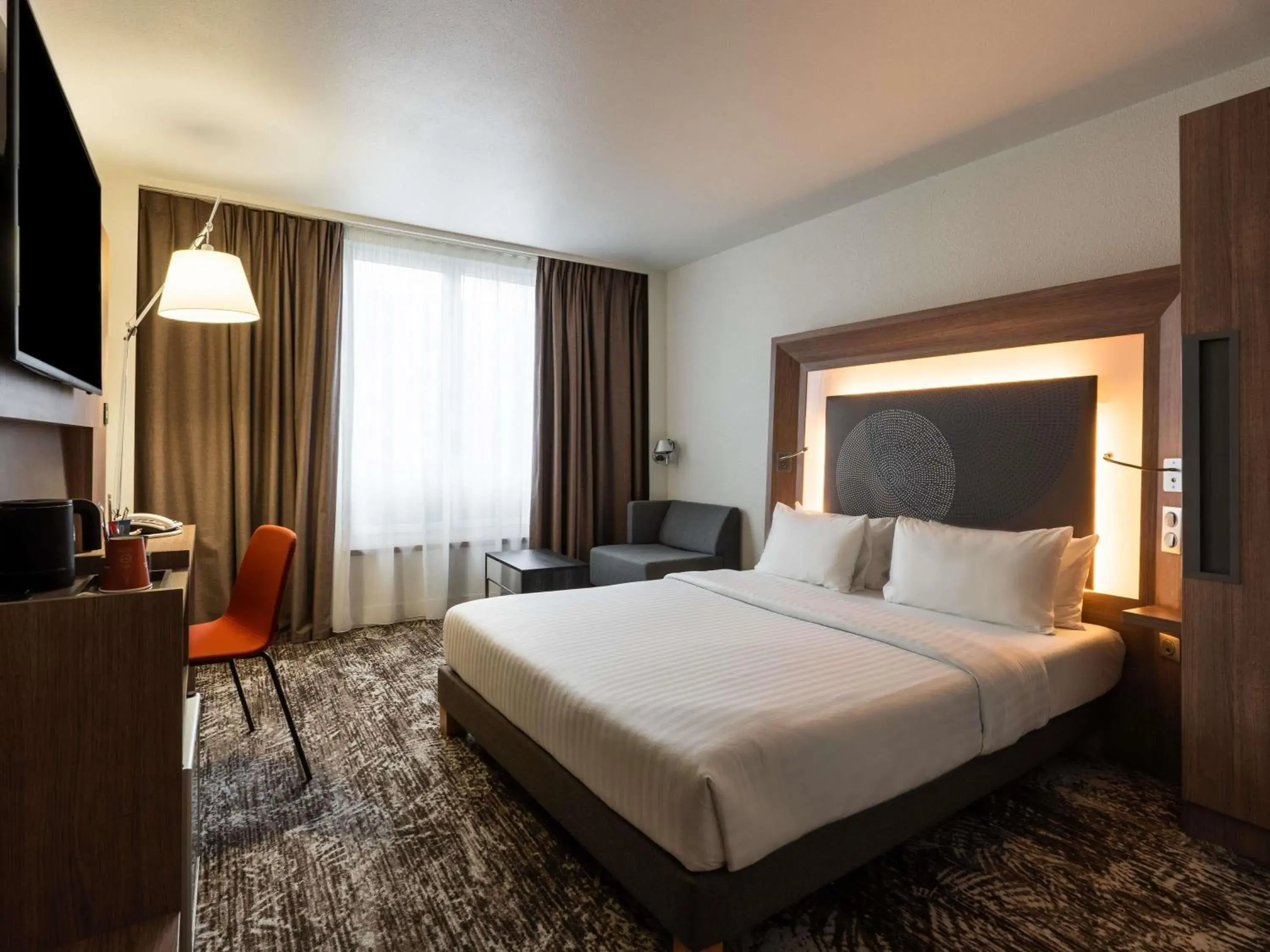 Executive double Room with Queen Size Bed in Novotel Paris Gare De Lyon Executive double Room with Queen Size Bed in Novotel Paris Gare De Lyon