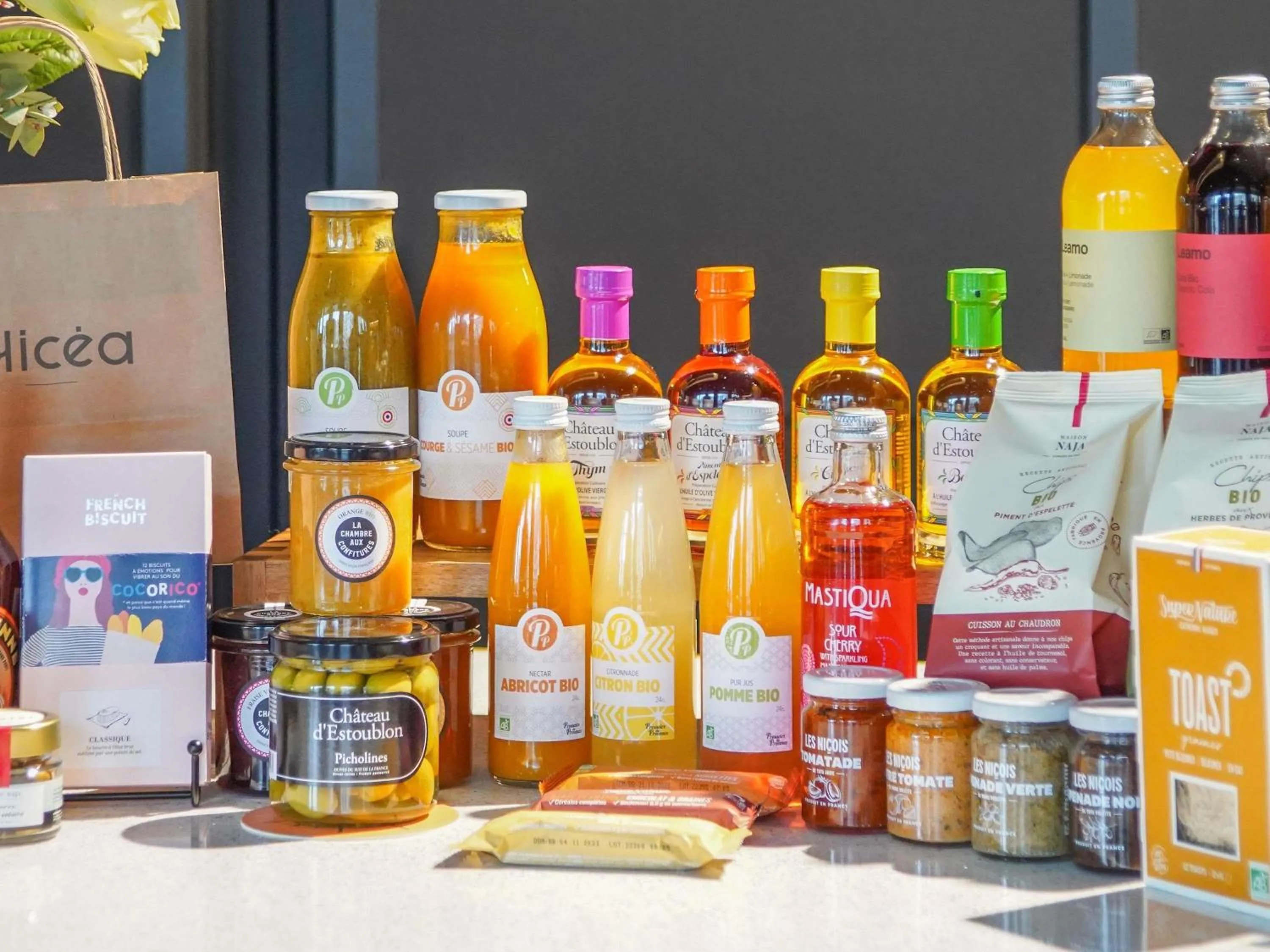 Lounge or bar in Novotel Paris Gare De Lyon