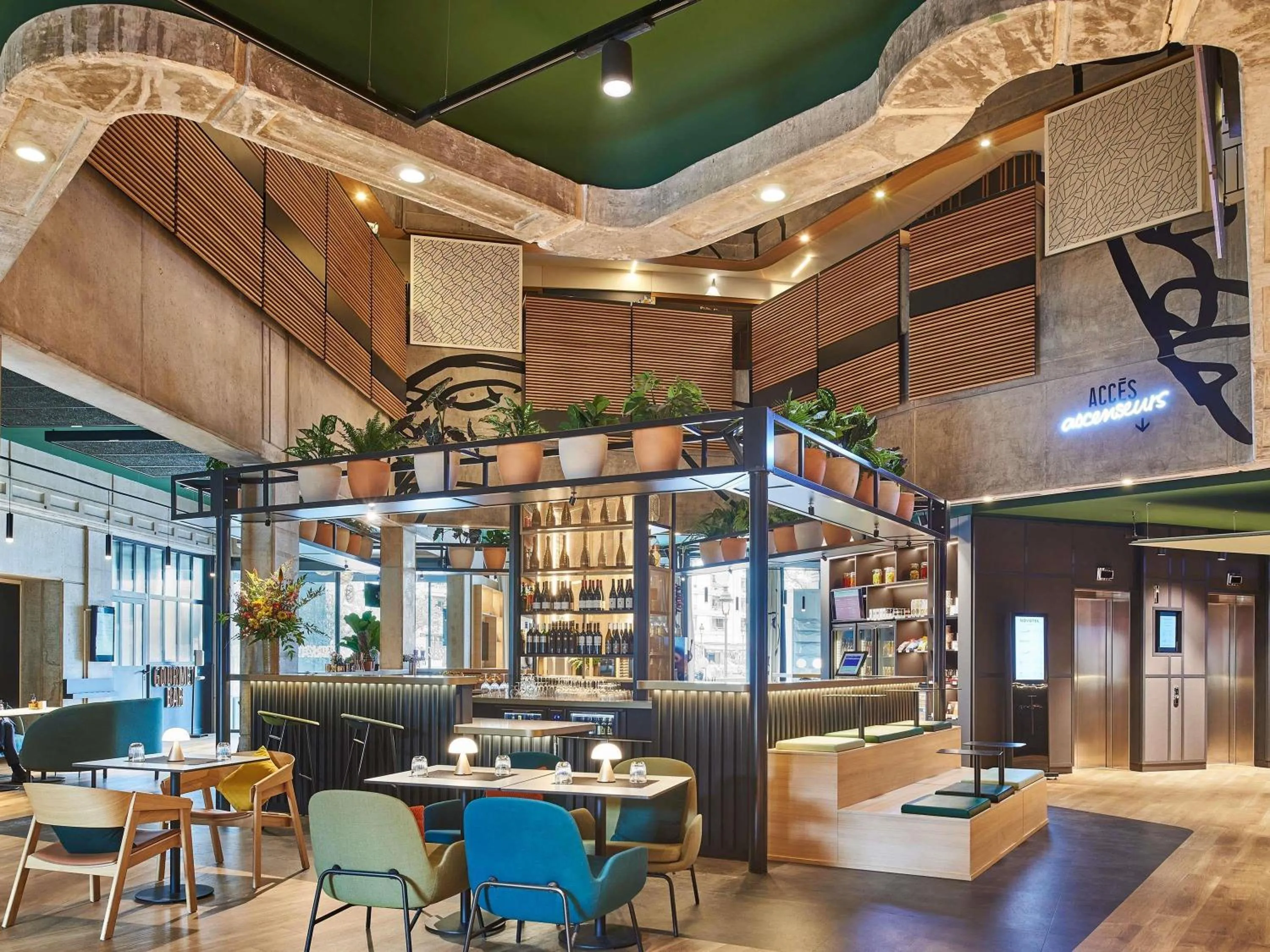 Lounge or bar in Novotel Paris Gare De Lyon