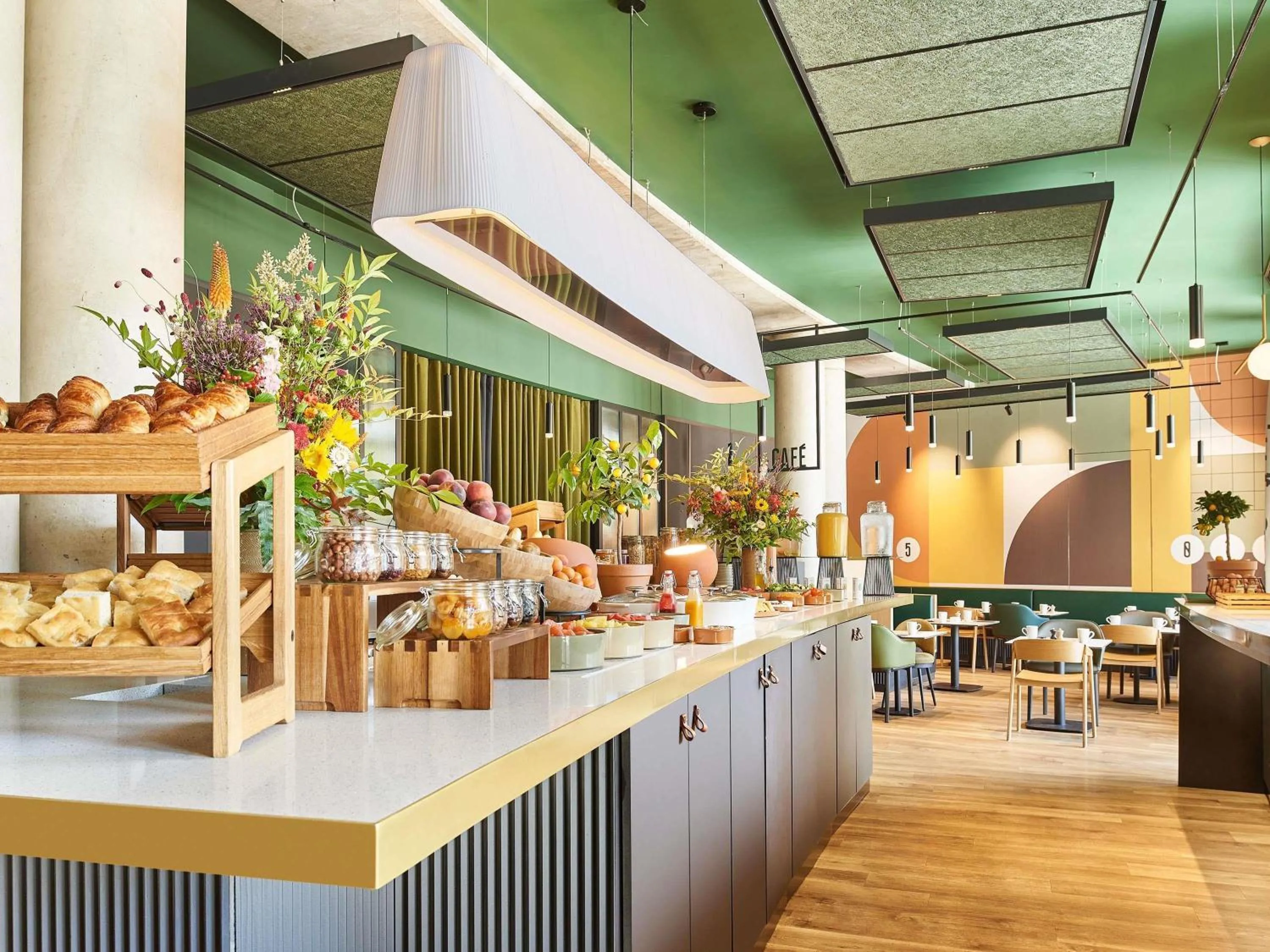 Restaurant/places to eat in Novotel Paris Gare De Lyon