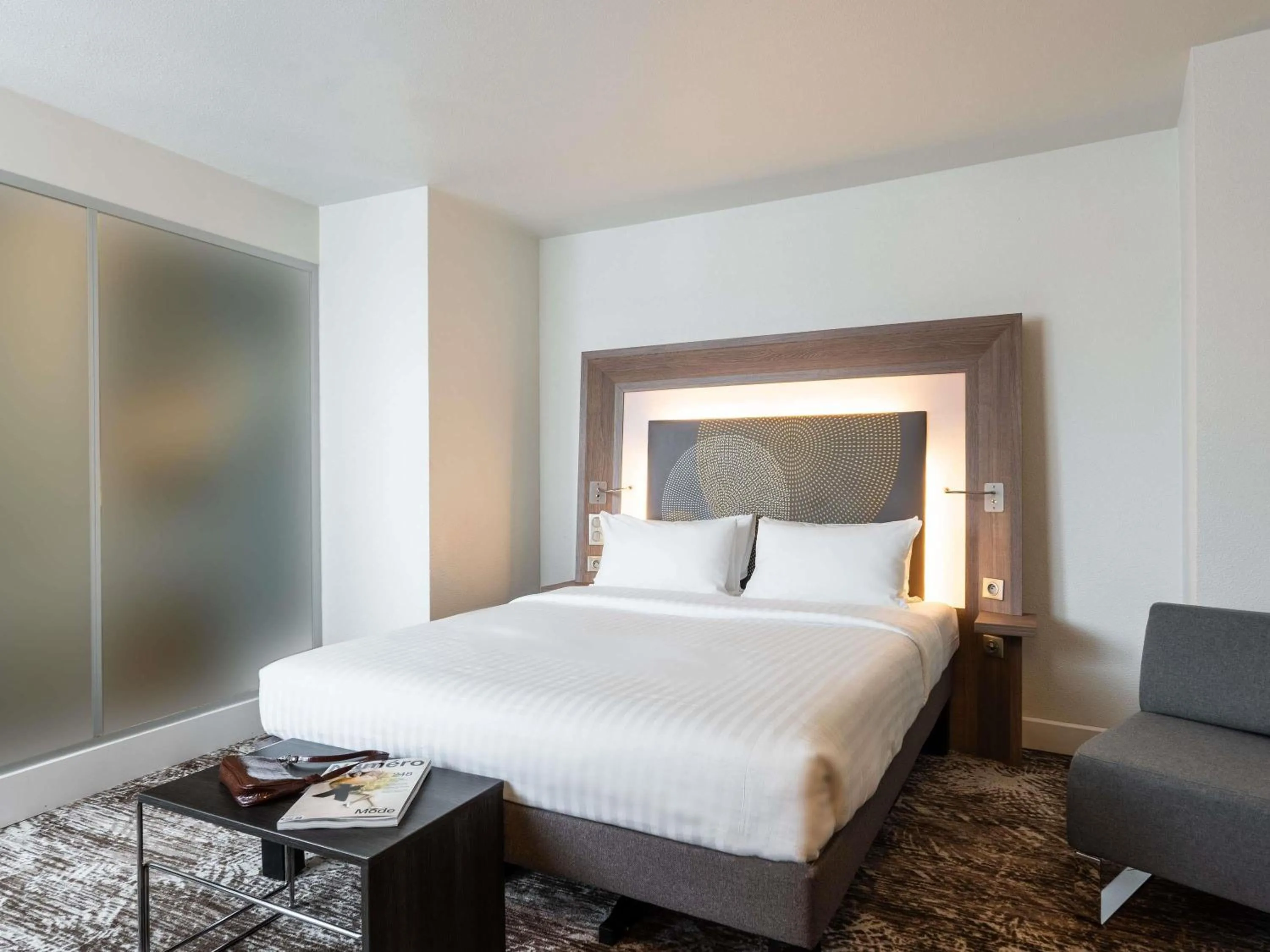 Bedroom, Bed in Novotel Paris Gare De Lyon