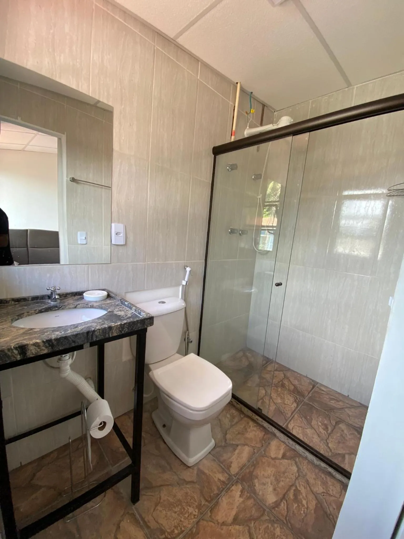 Shower in Pousada Queiroz