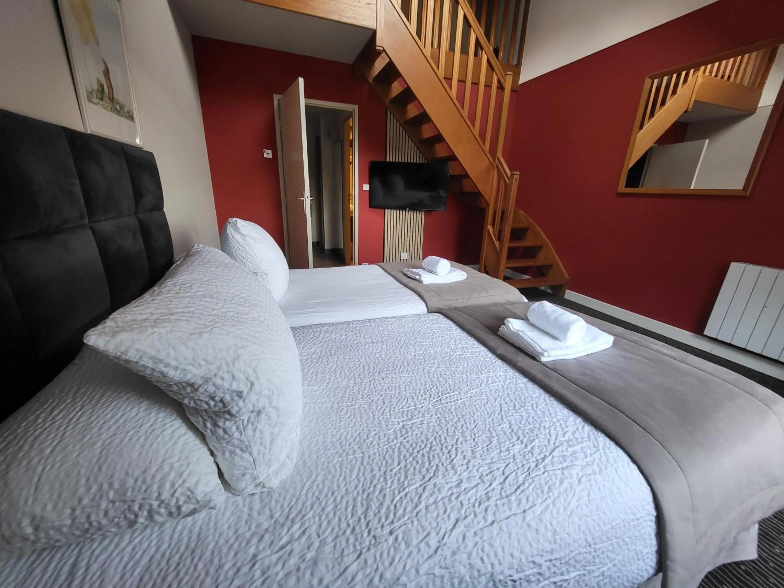 Bed in Domaine de la Forêt d'Orient, Logis Hôtel, Restaurant, Spa et Golf