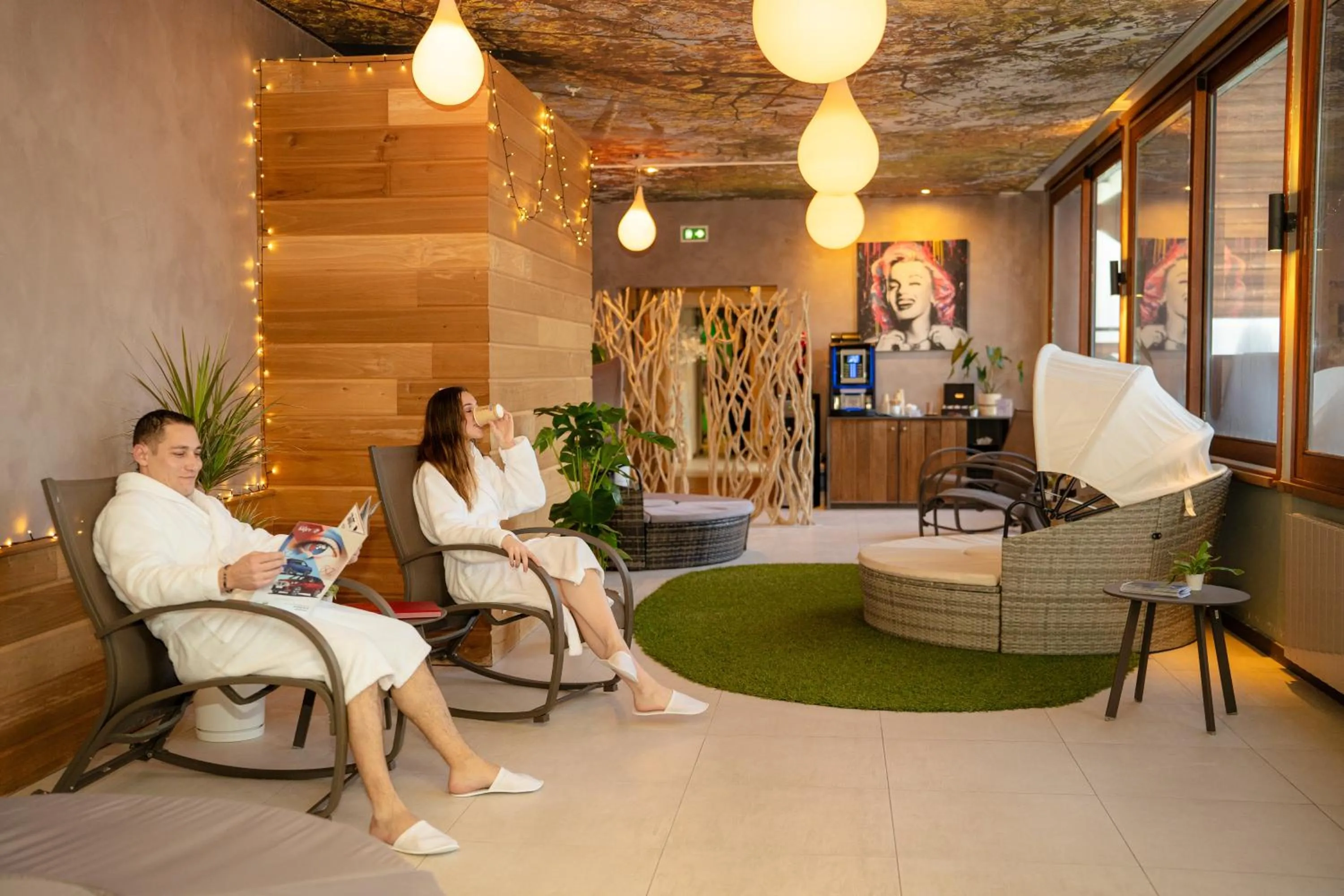 Spa and wellness centre/facilities in Domaine de la Forêt d'Orient, Logis Hôtel, Restaurant, Spa et Golf