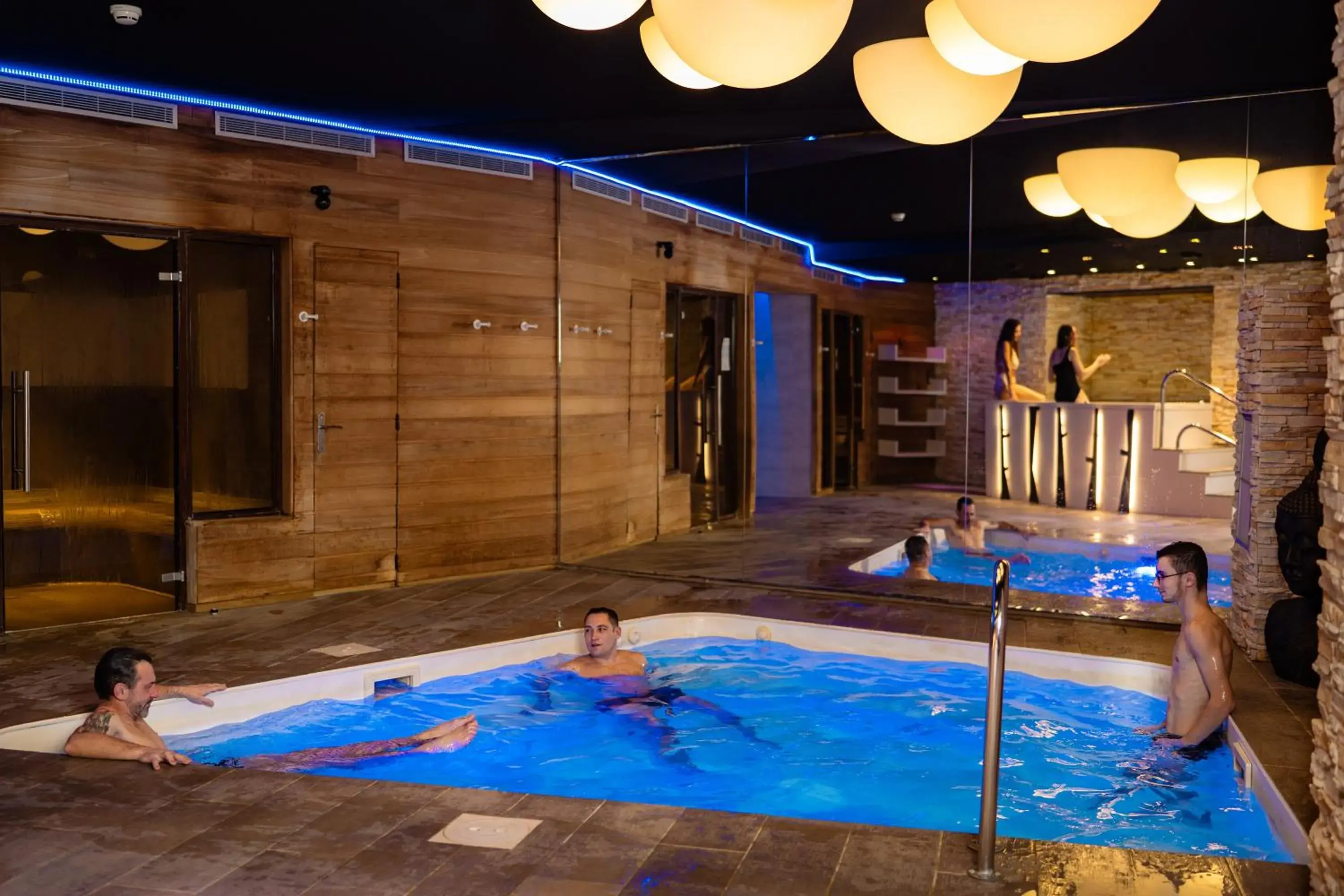 Massage in Domaine de la Forêt d'Orient, Logis Hôtel, Restaurant, Spa et Golf Massage in Domaine de la Forêt d'Orient, Logis Hôtel, Restaurant, Spa et Golf