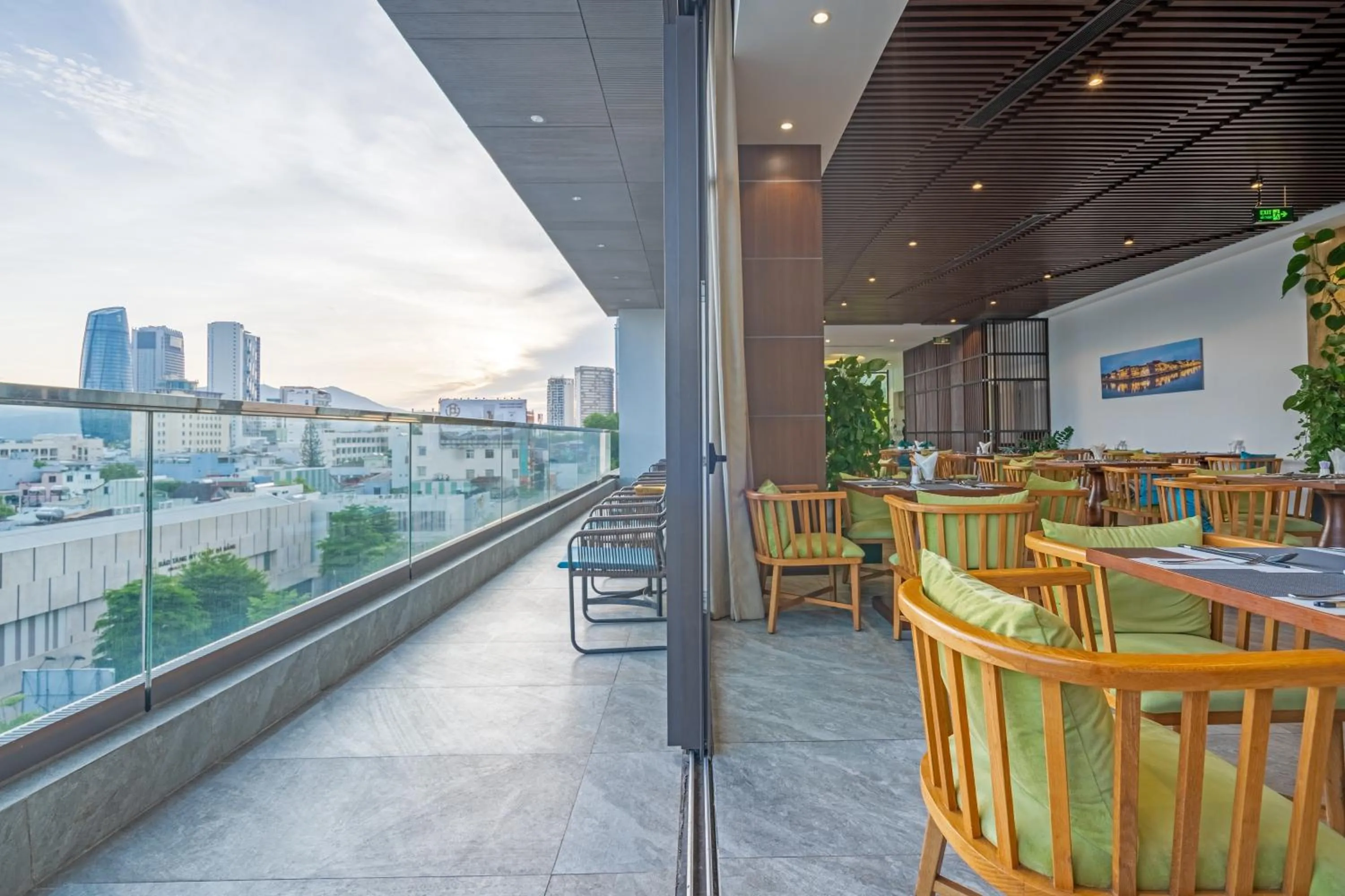 Restaurant/places to eat in G8 Luxury Hotel and Spa Da Nang