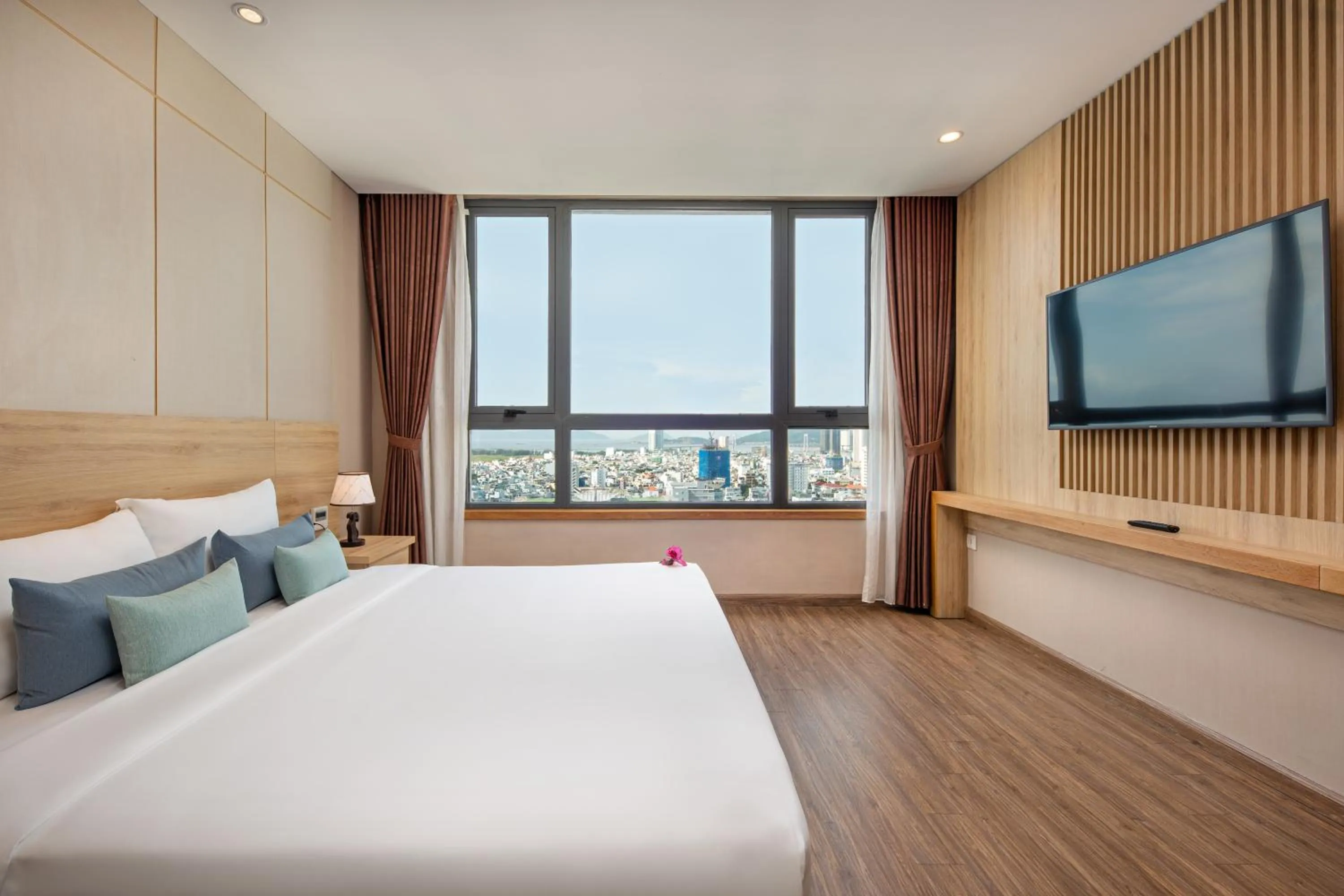 Bed in G8 Luxury Hotel and Spa Da Nang