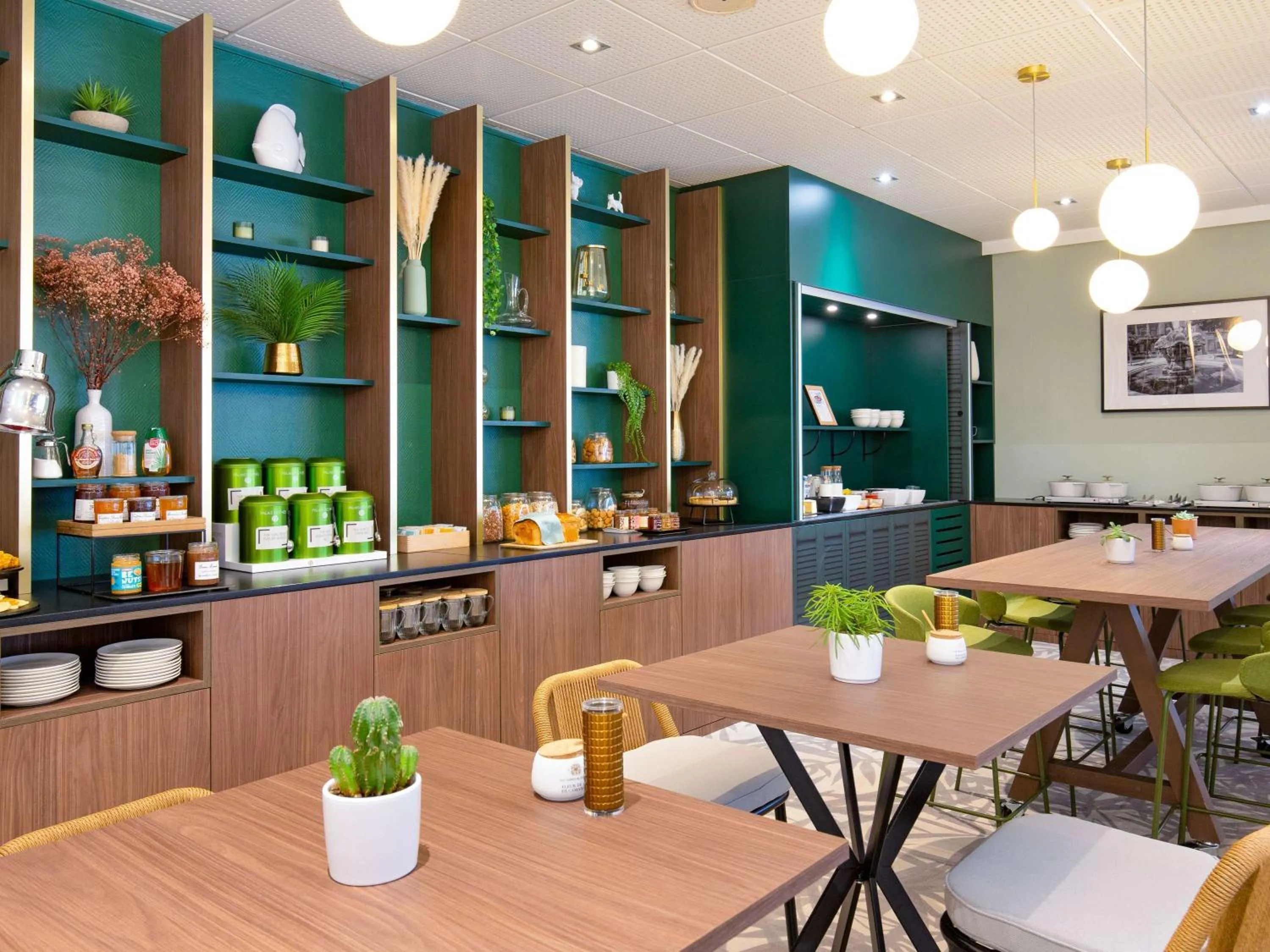 Breakfast in Novotel Aix-en-Provence Beaumanoir