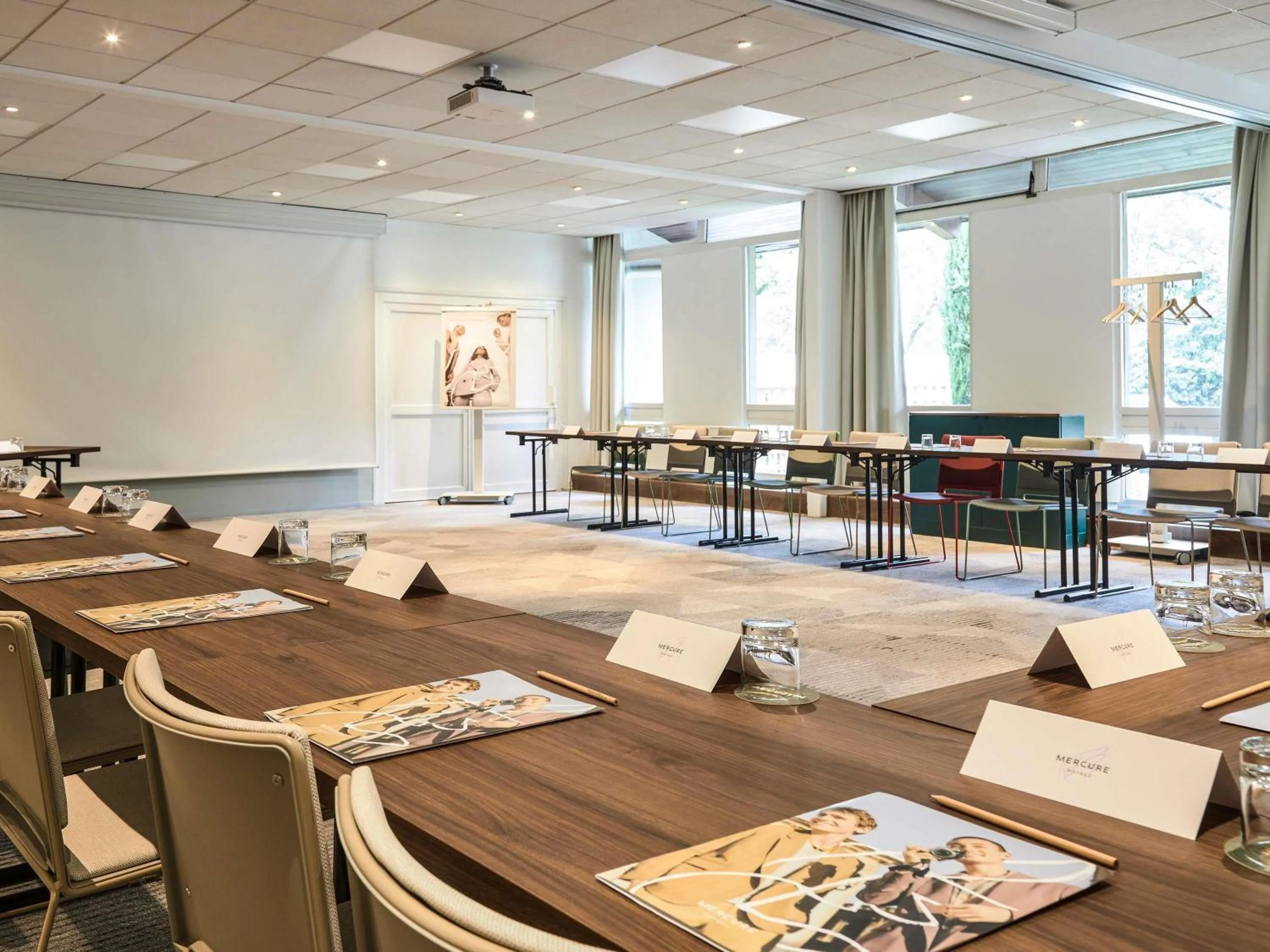 Meeting/conference room in Mercure Aix en Provence Beaumanoir