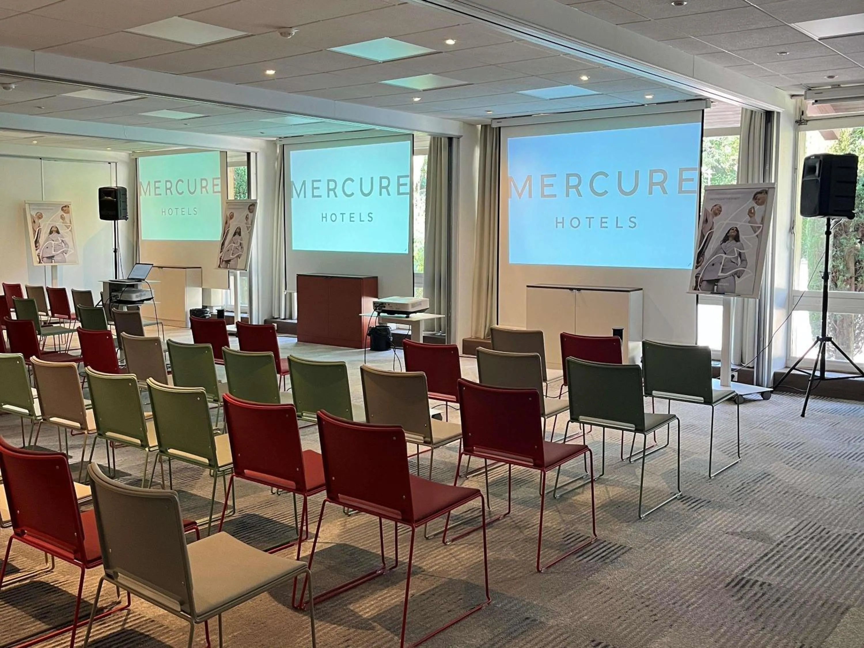 Meeting/conference room in Mercure Aix en Provence Beaumanoir