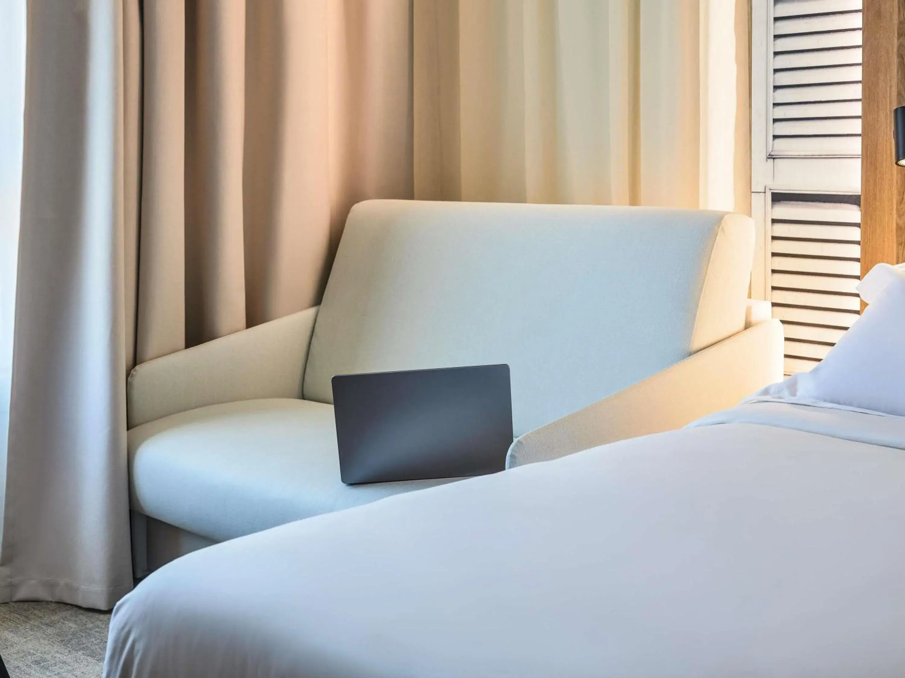 Bedroom, Bed in Mercure Aix en Provence Beaumanoir Bedroom, Bed in Mercure Aix en Provence Beaumanoir