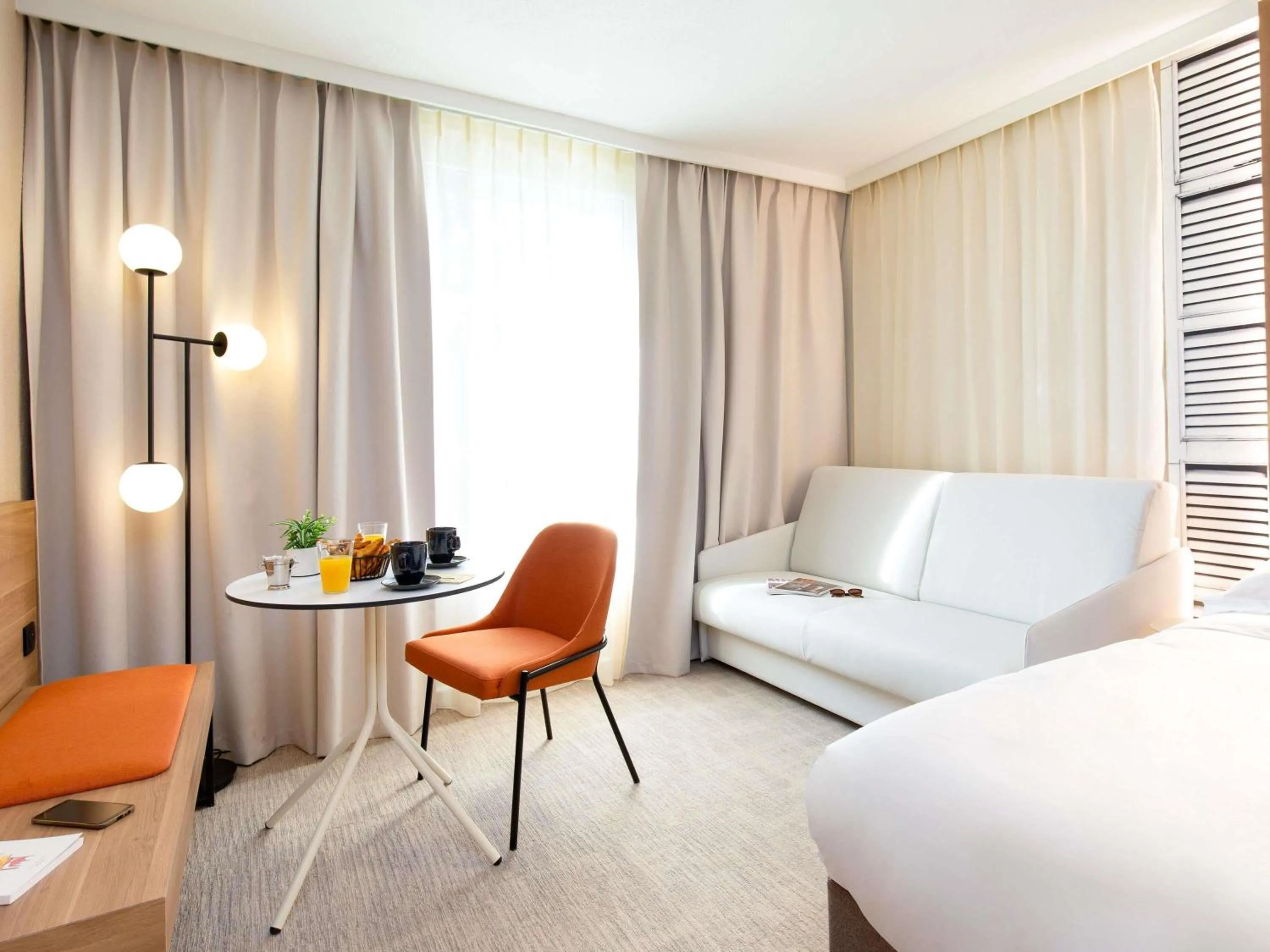 Bedroom, Bed in Mercure Aix en Provence Beaumanoir