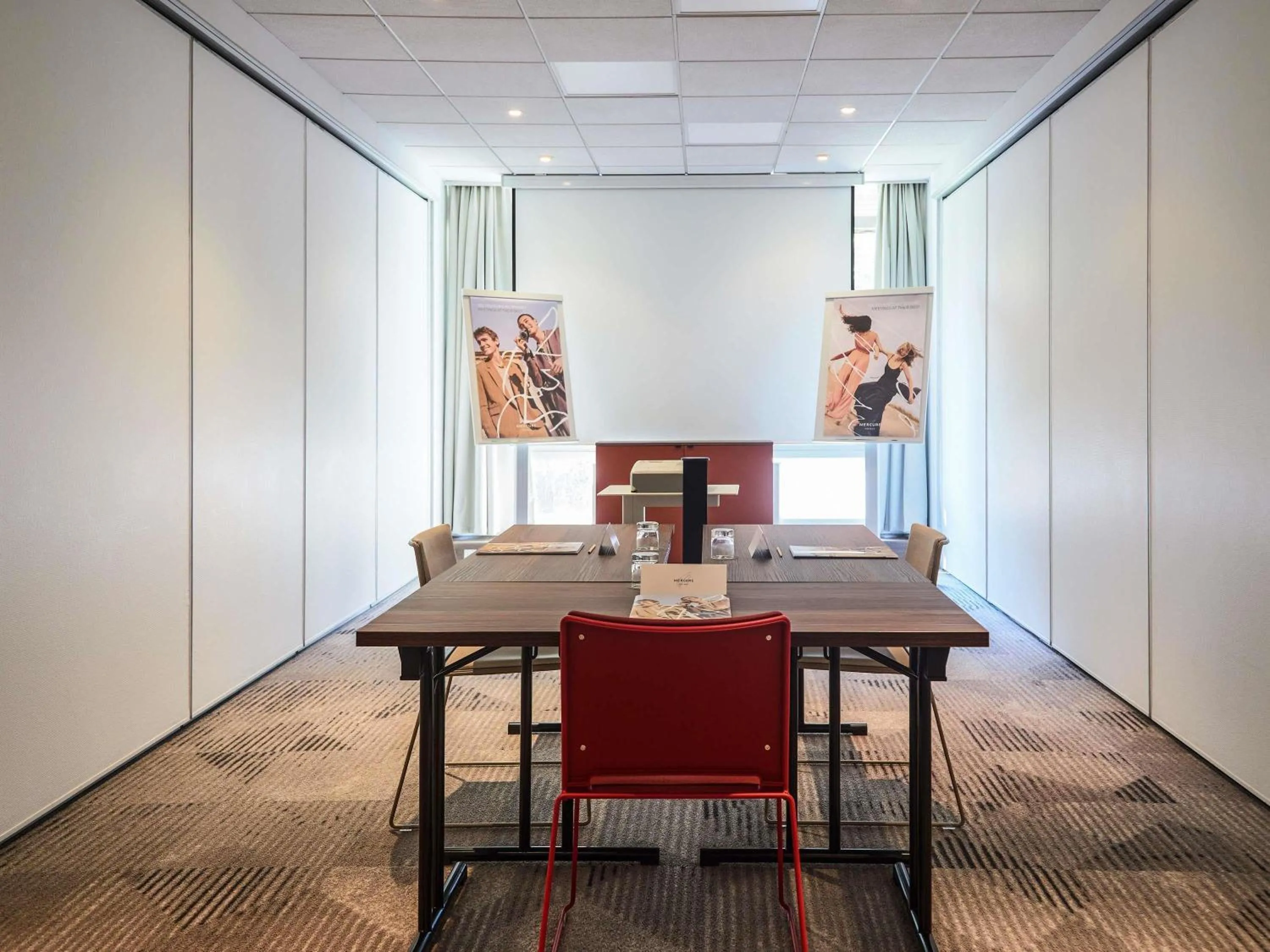 Meeting/conference room in Mercure Aix en Provence Beaumanoir