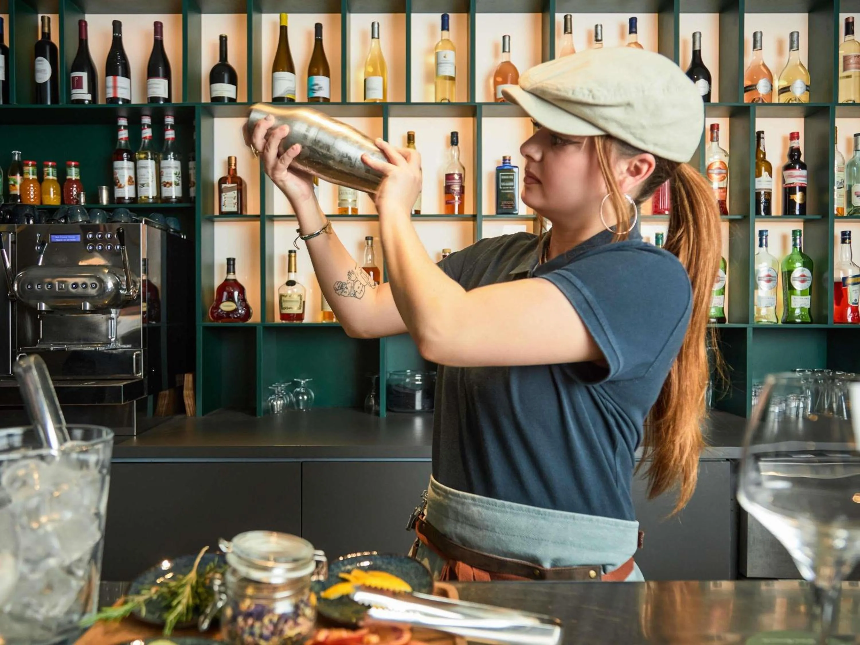 Lounge or bar in Mercure Aix en Provence Beaumanoir