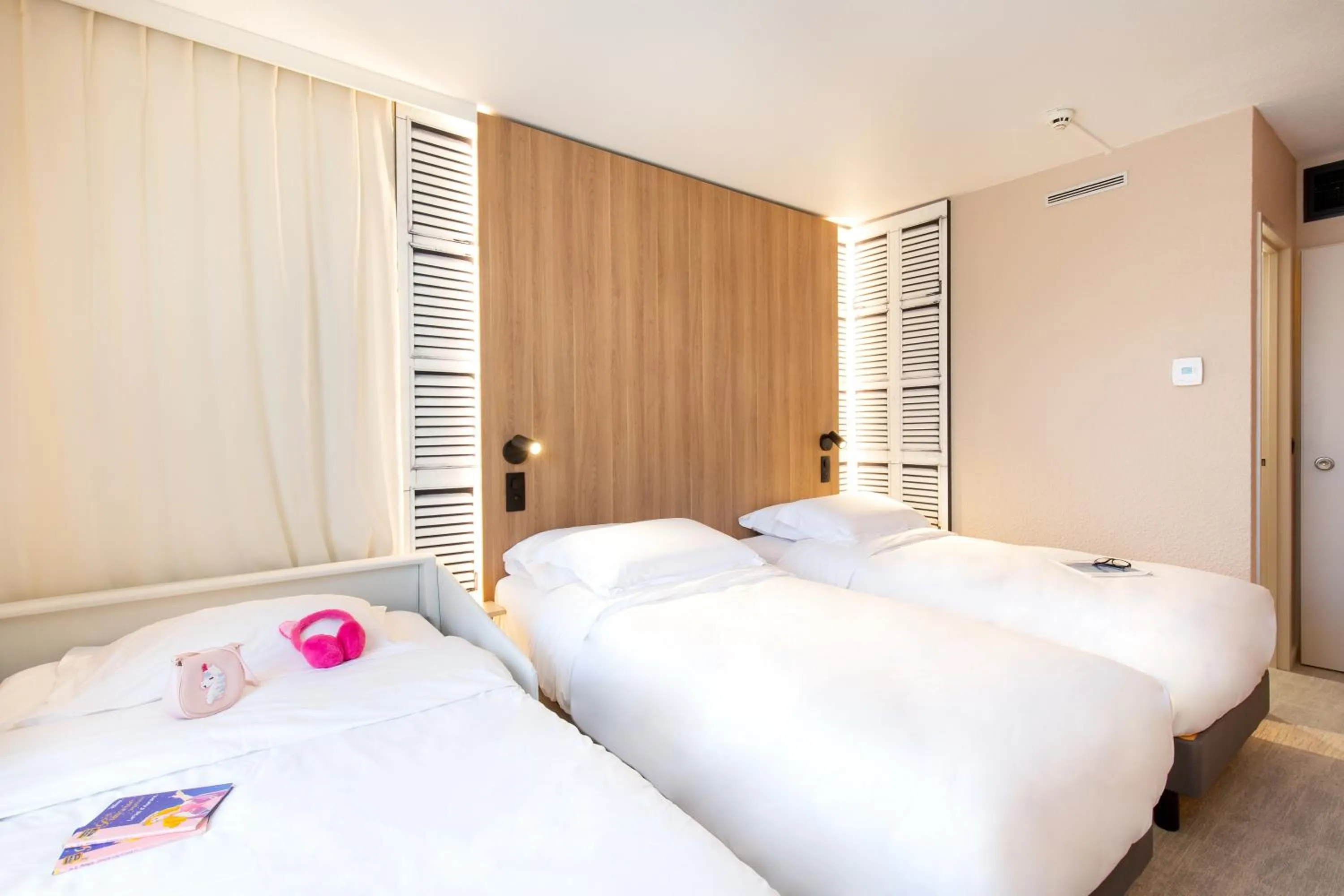 Bed in Mercure Aix en Provence Beaumanoir