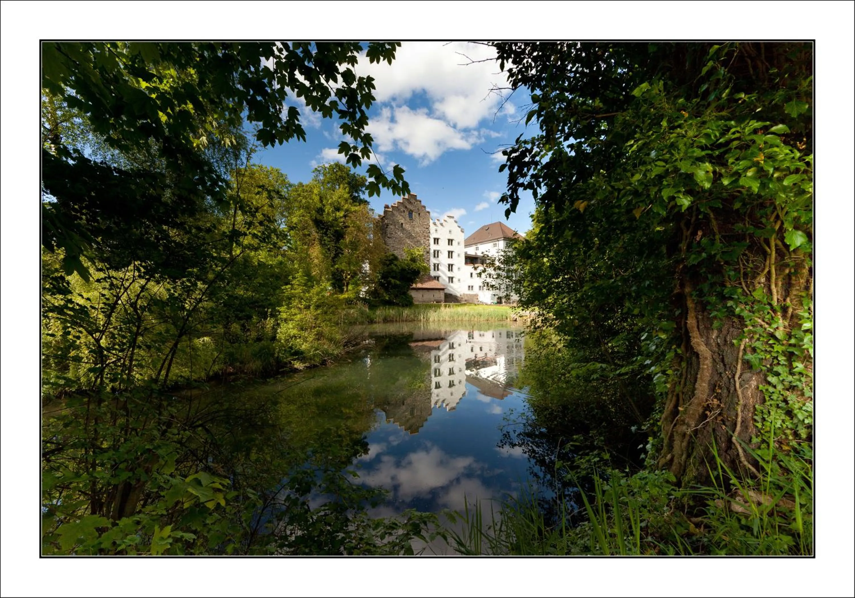 Property building in Schloss Wartensee
