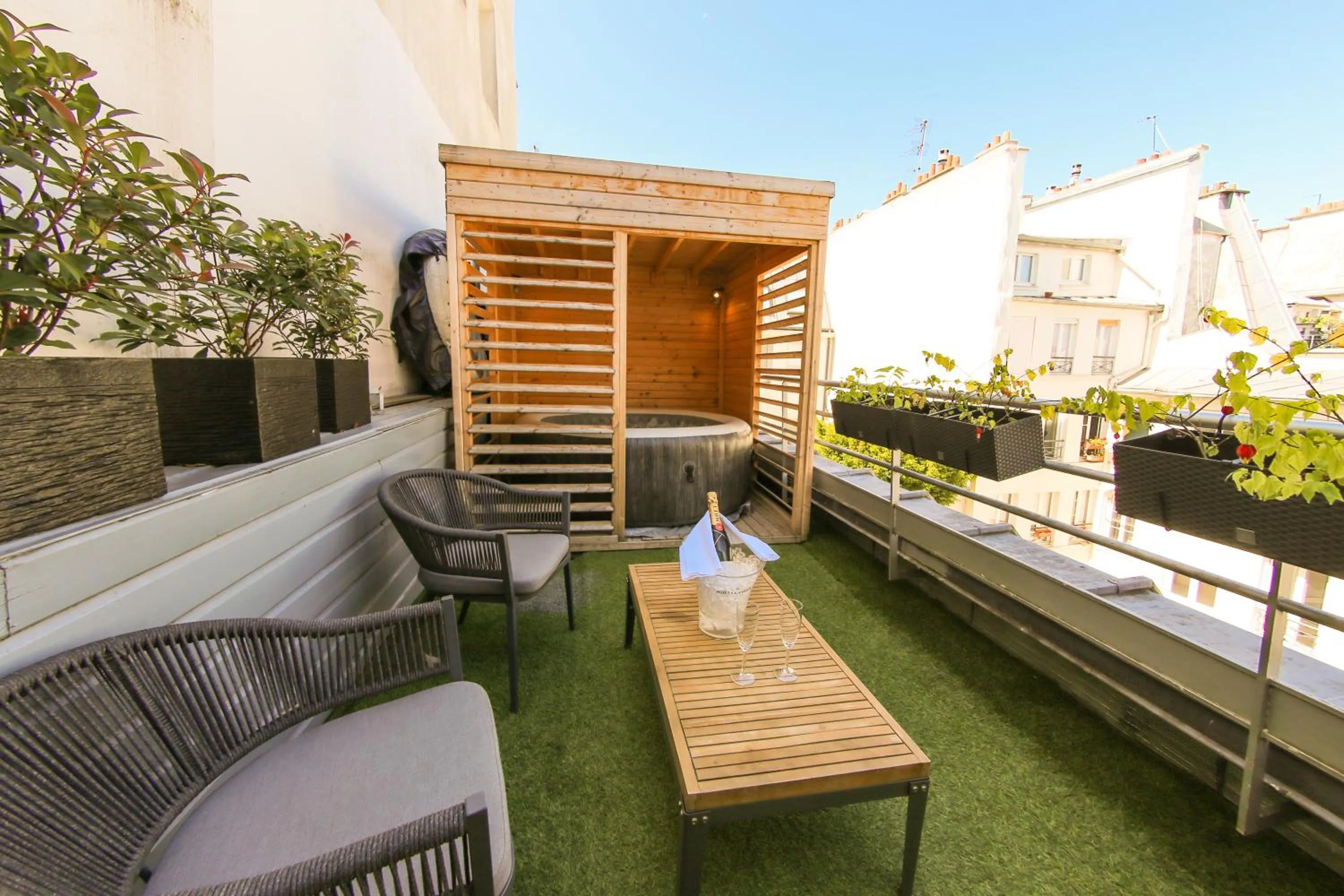Balcony/Terrace in L'Empire Paris - Louvre