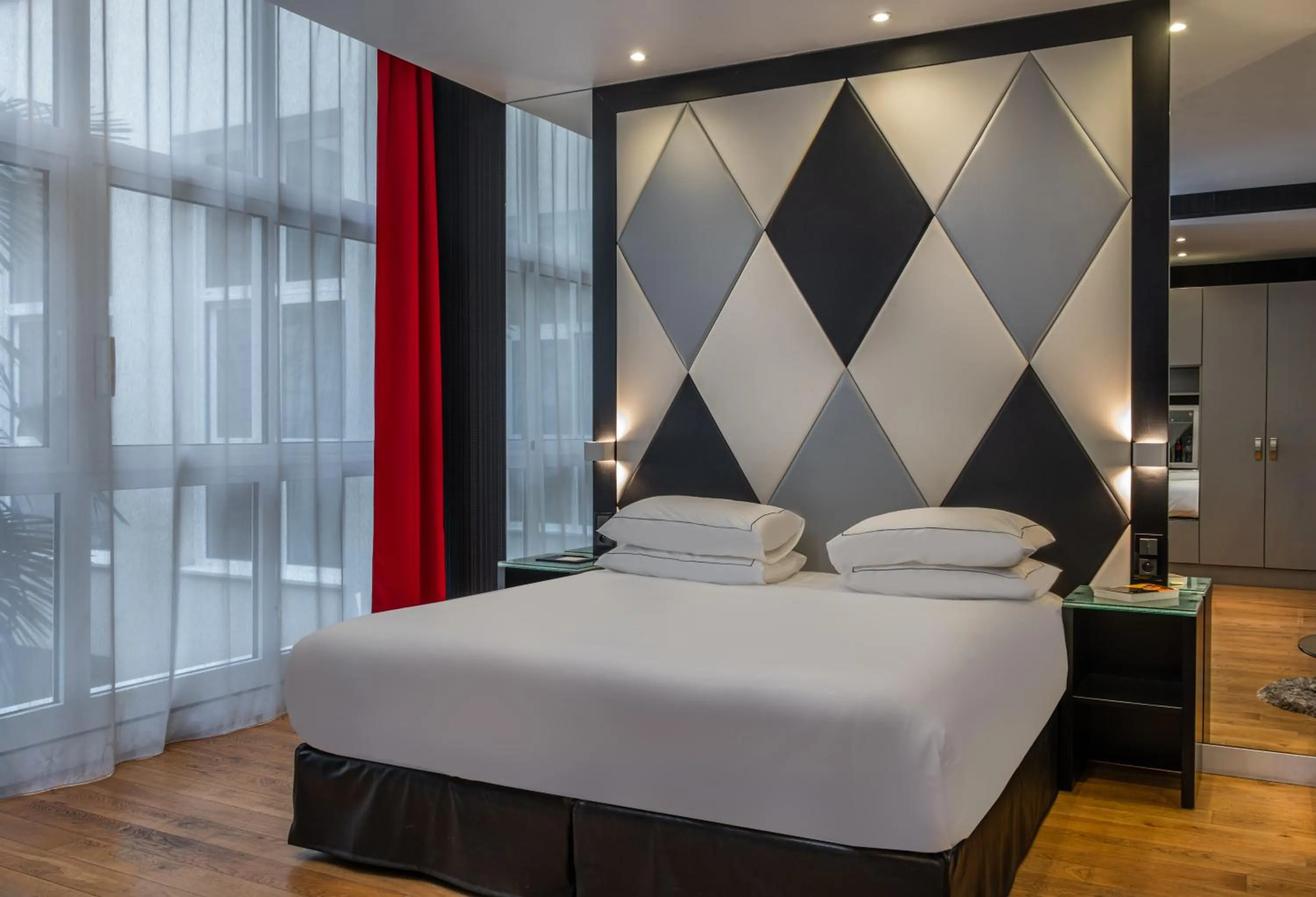 Bedroom, Bed in L'Empire Paris - Louvre