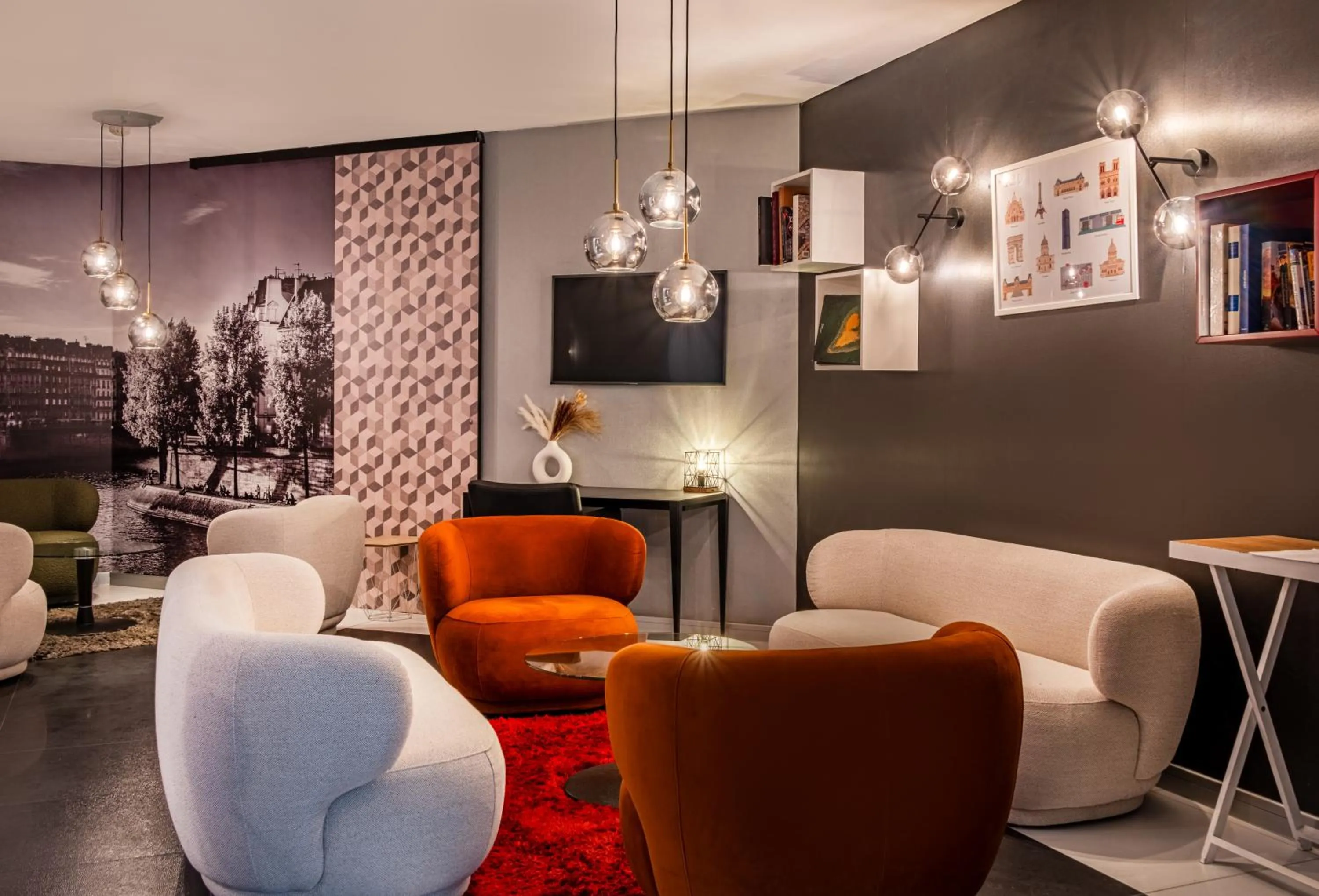 Property building in L'Empire Paris - Louvre