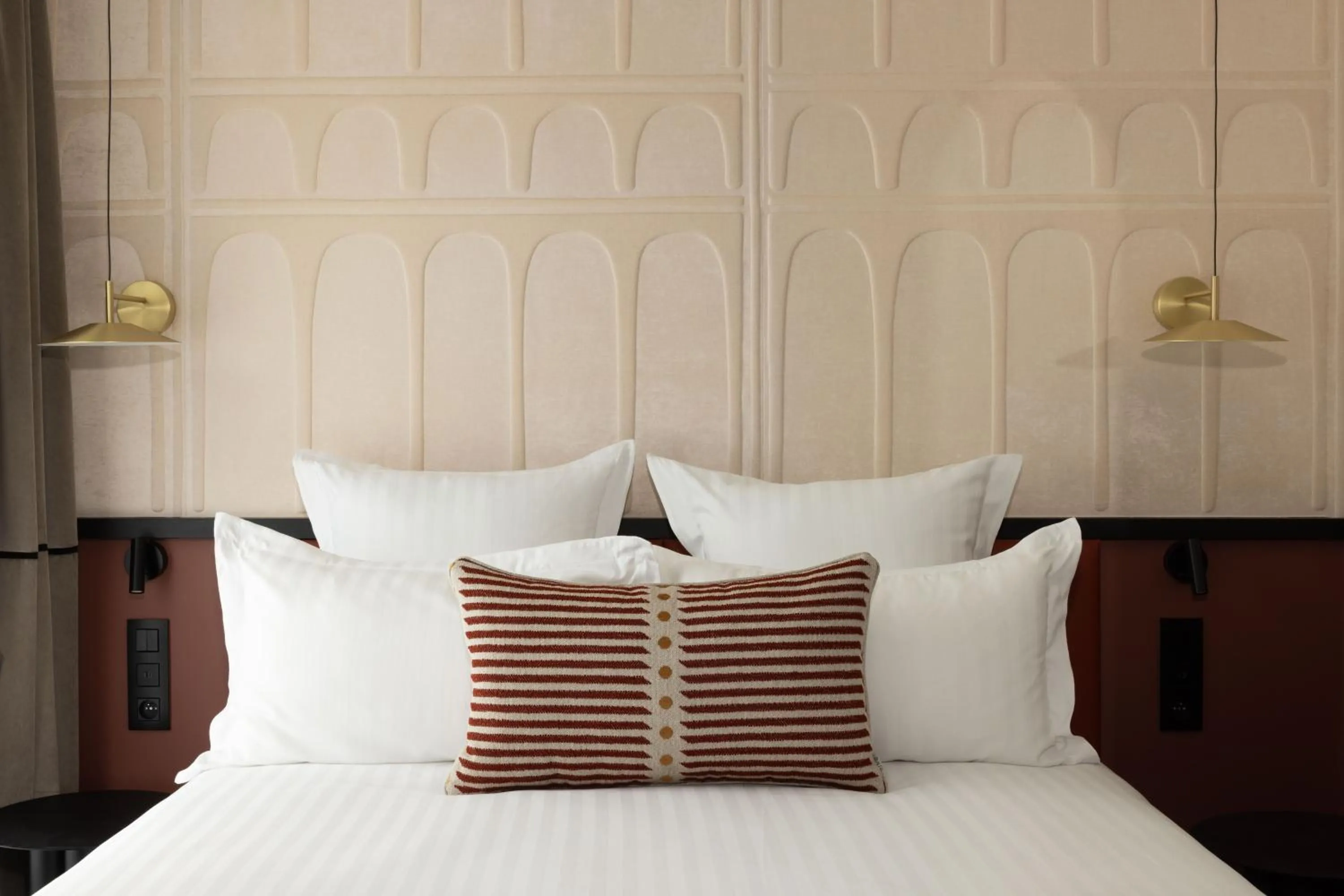 Bed in Hotel Grand Coeur Latin