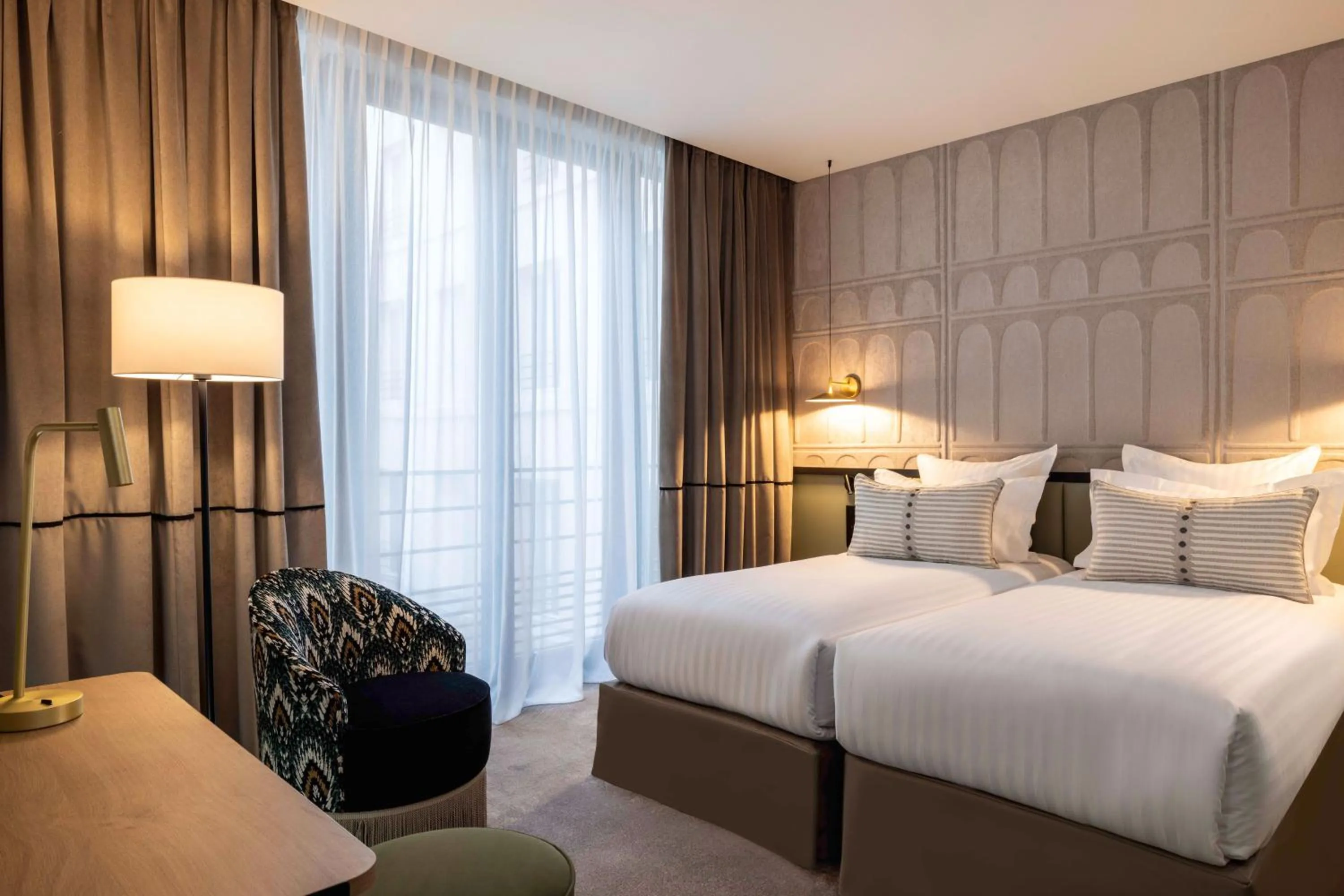 Bed in Hotel Grand Coeur Latin