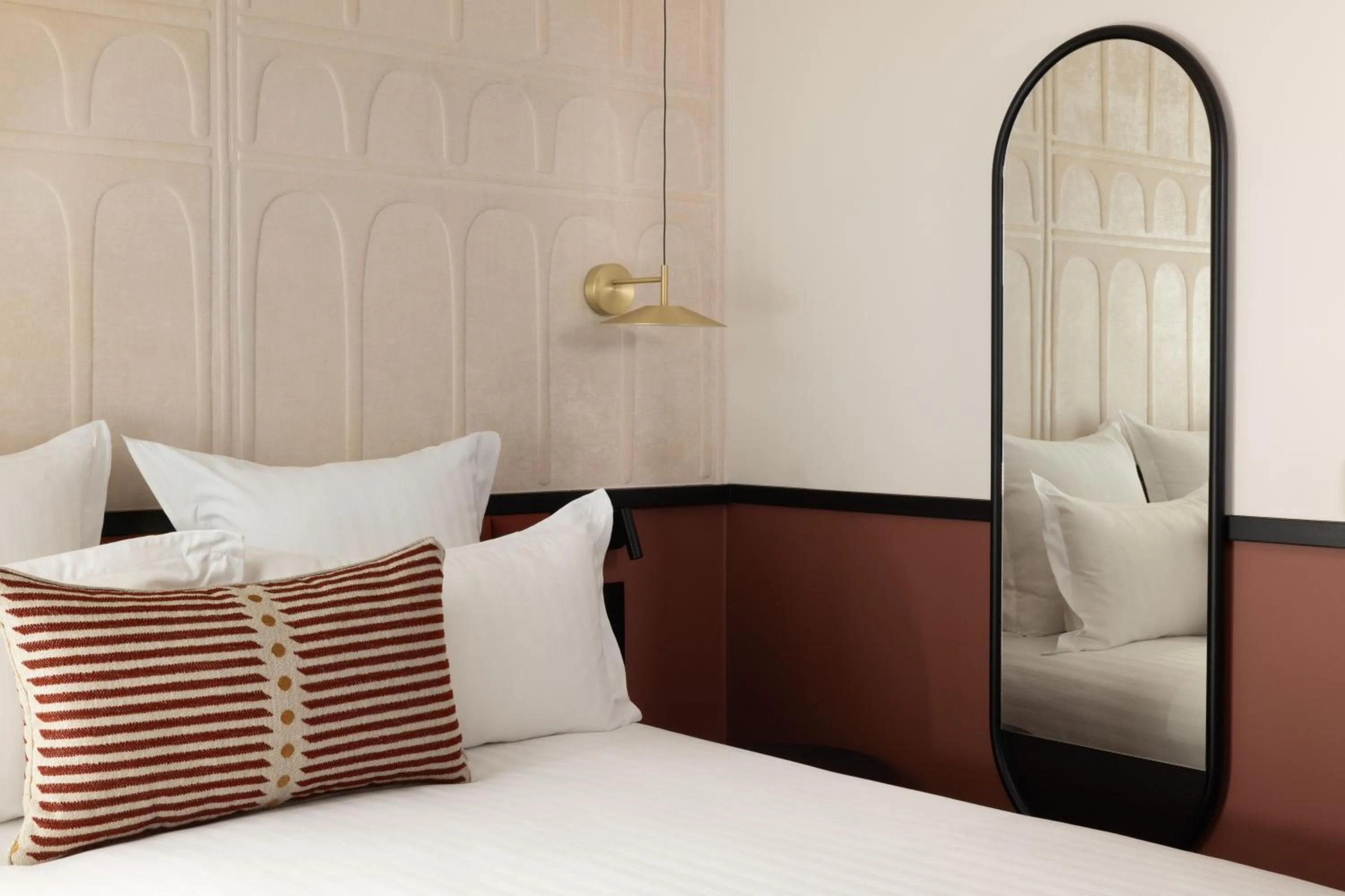 Bed in Hotel Grand Coeur Latin