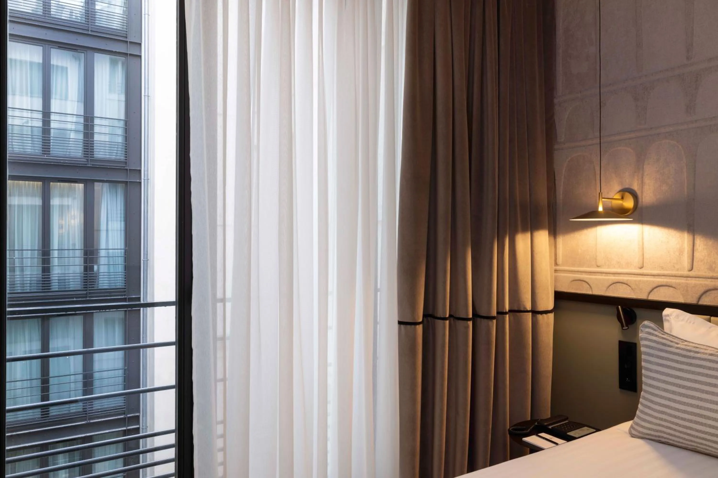 Bed in Hotel Grand Coeur Latin