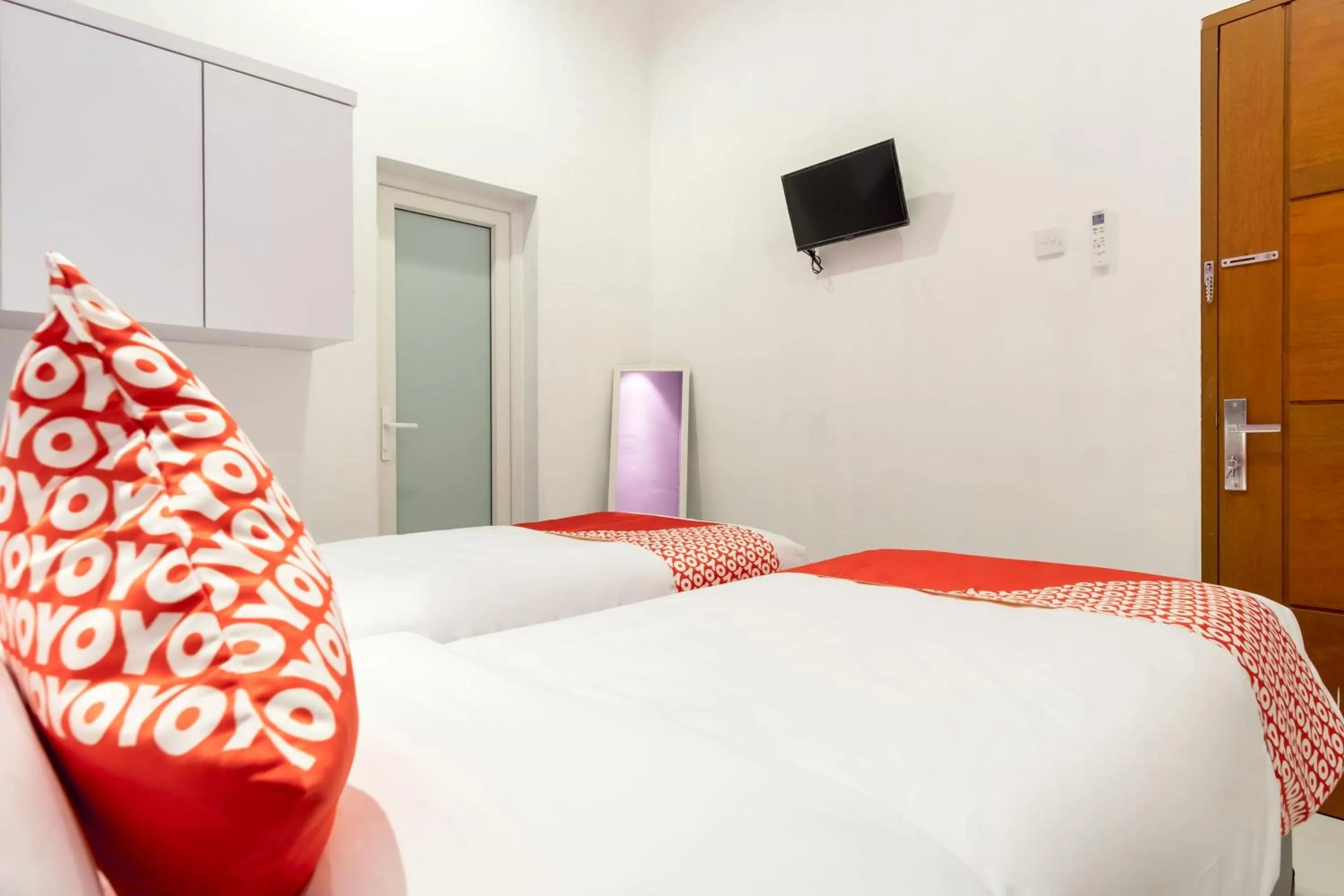 Bedroom, Bed in Hotel O Royal Guest House