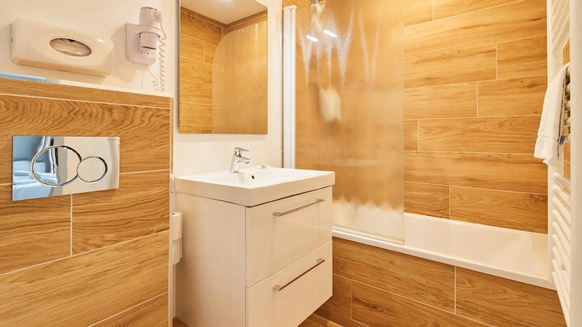 Bathroom in Logis Hôtel La Chaize