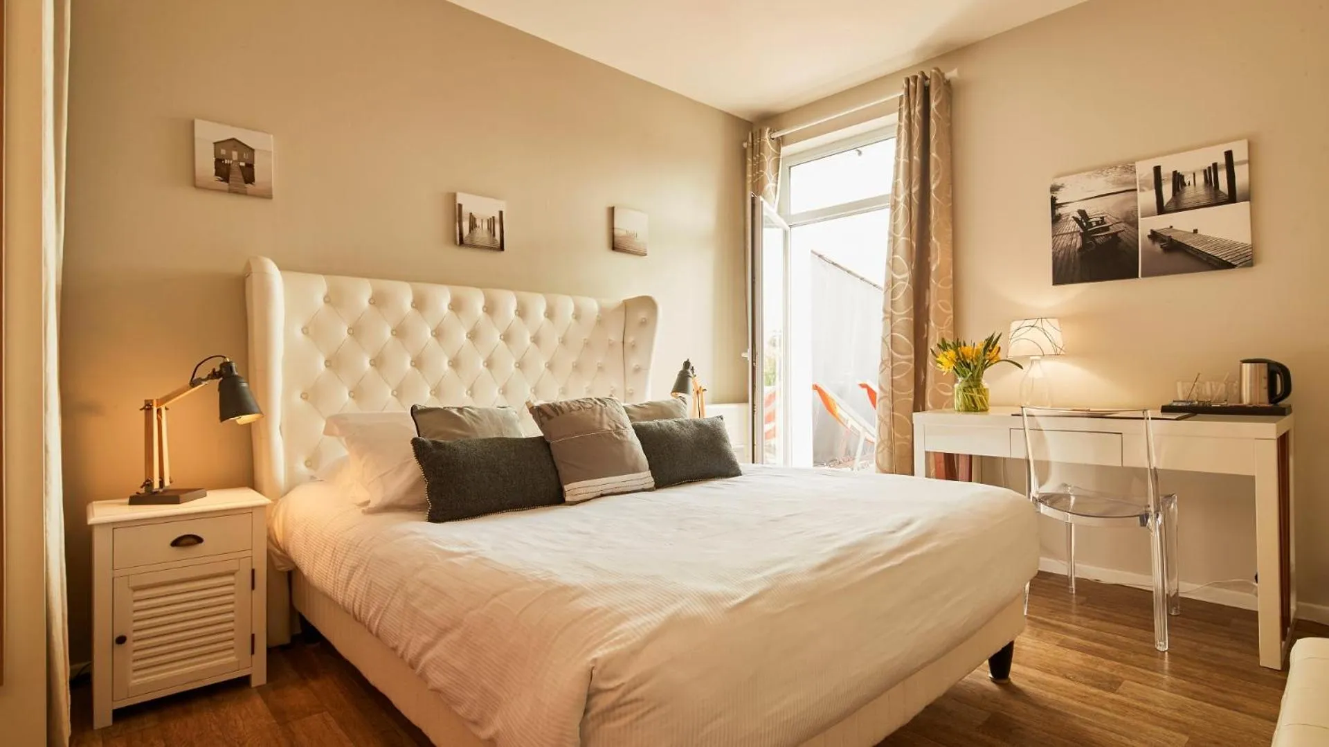 Bedroom, Bed in Logis Hôtel La Chaize