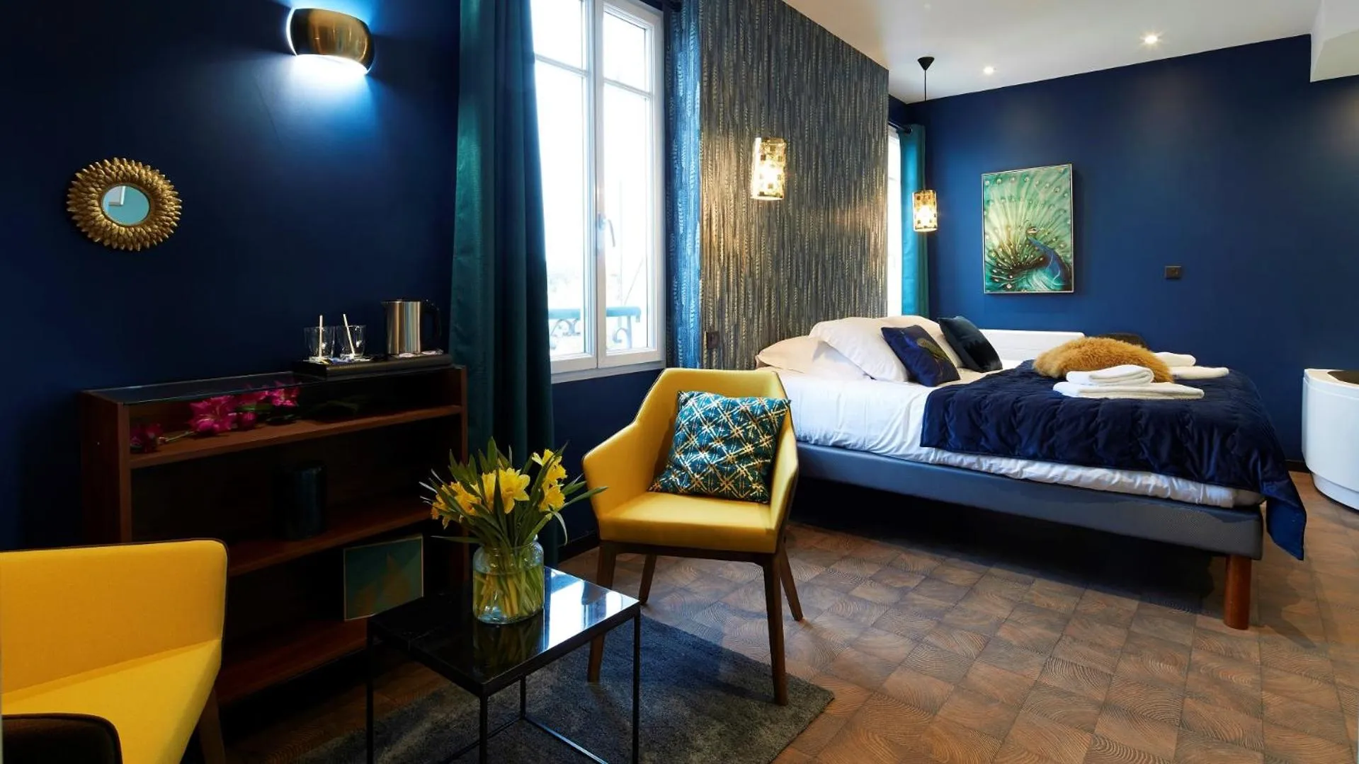 Bed in Logis Hôtel La Chaize