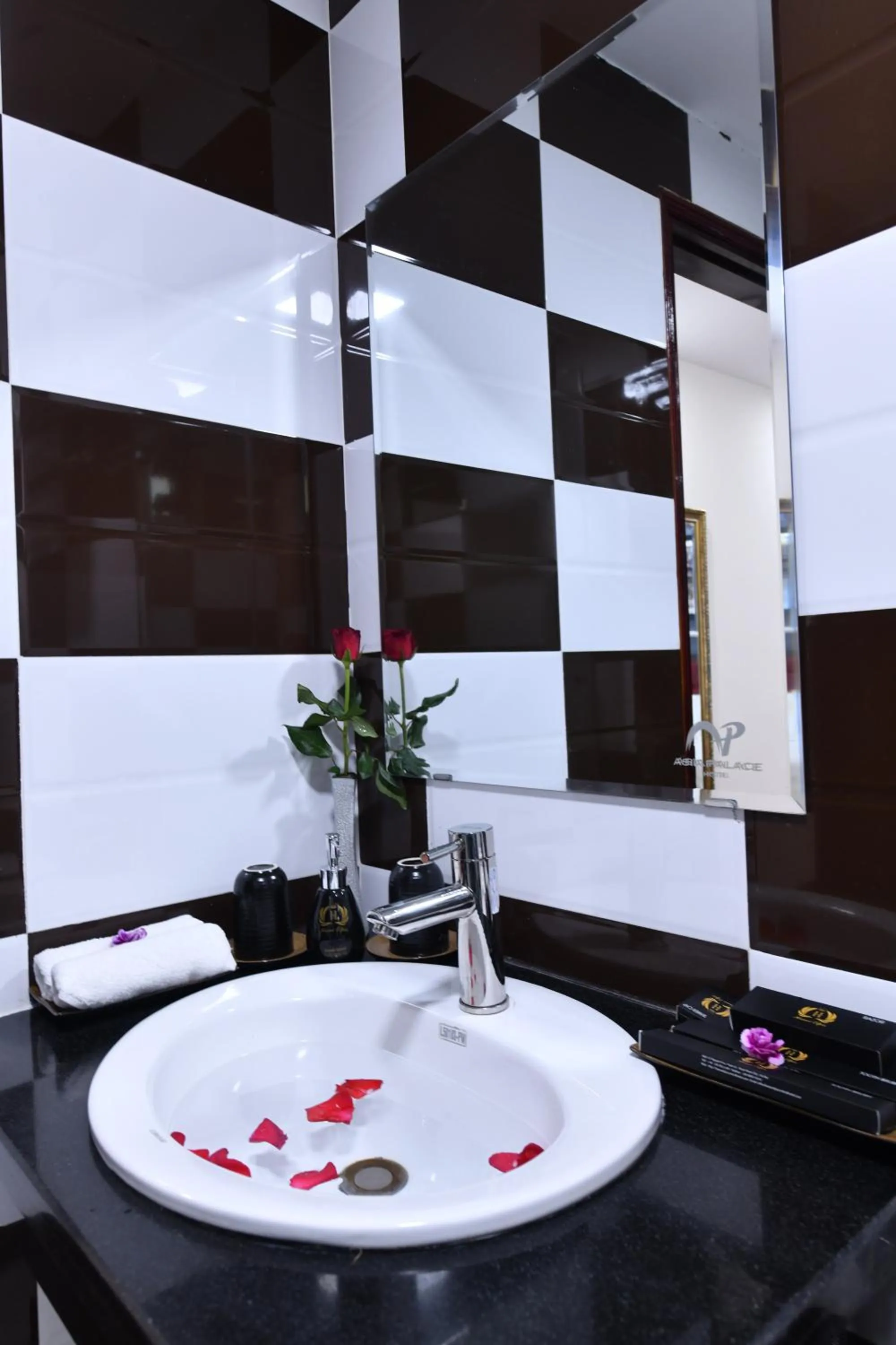 Bathroom in Hanoi Elpis Grand Hotel