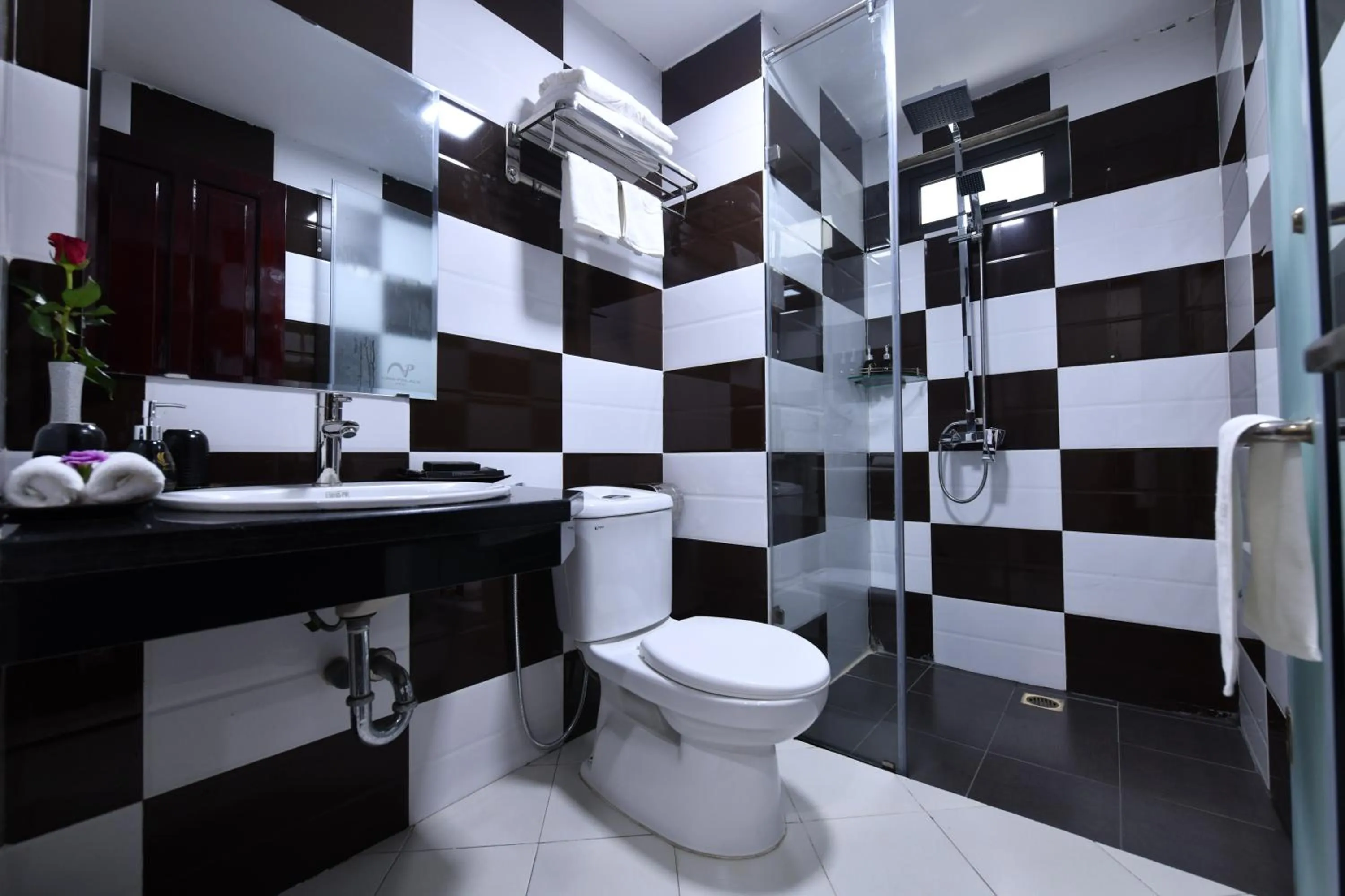 Shower in Hanoi Elpis Grand Hotel