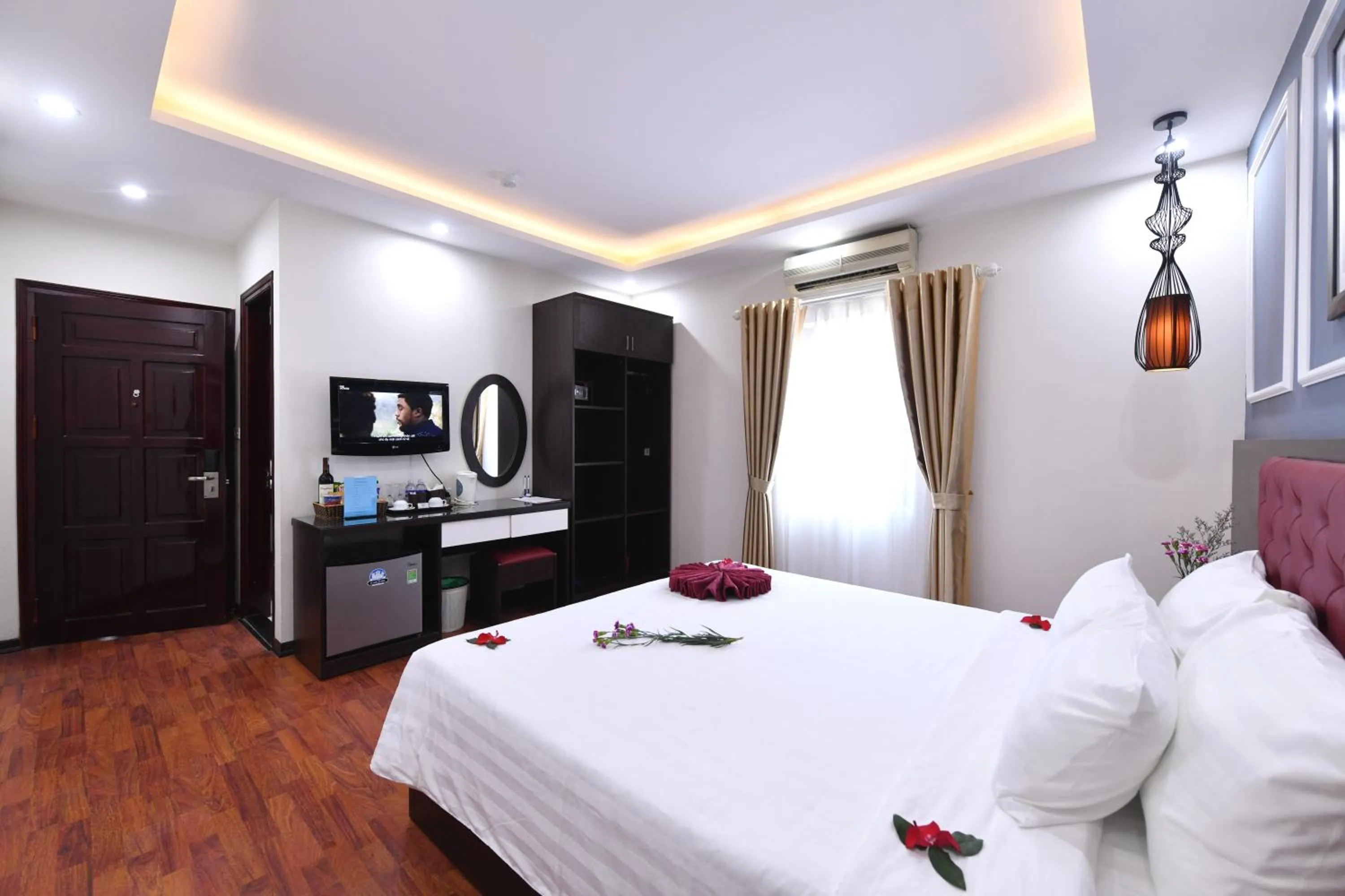 TV and multimedia, Bed in Hanoi Elpis Grand Hotel