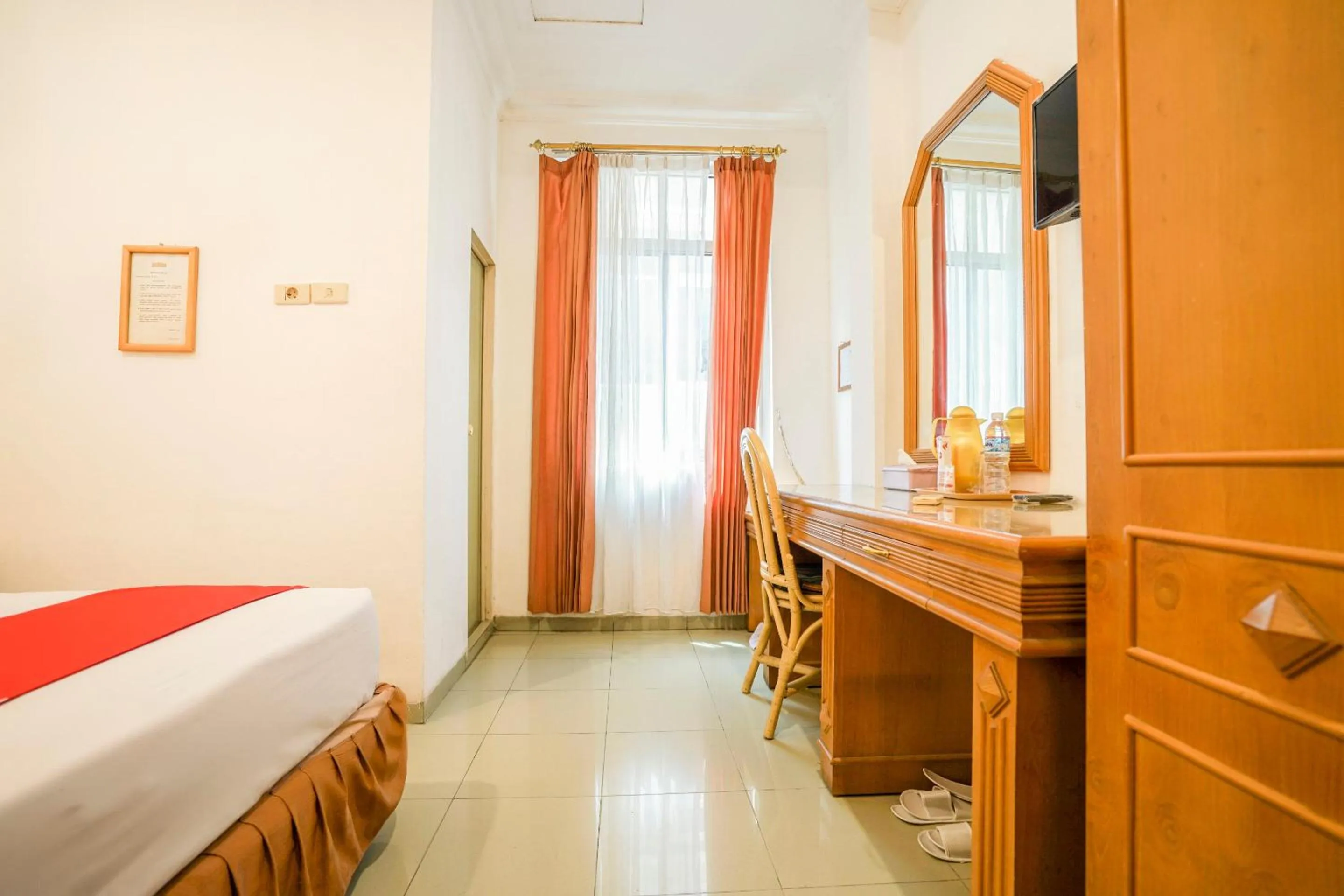 Bedroom in SUPER OYO 1173 Hotel Shofa Marwah