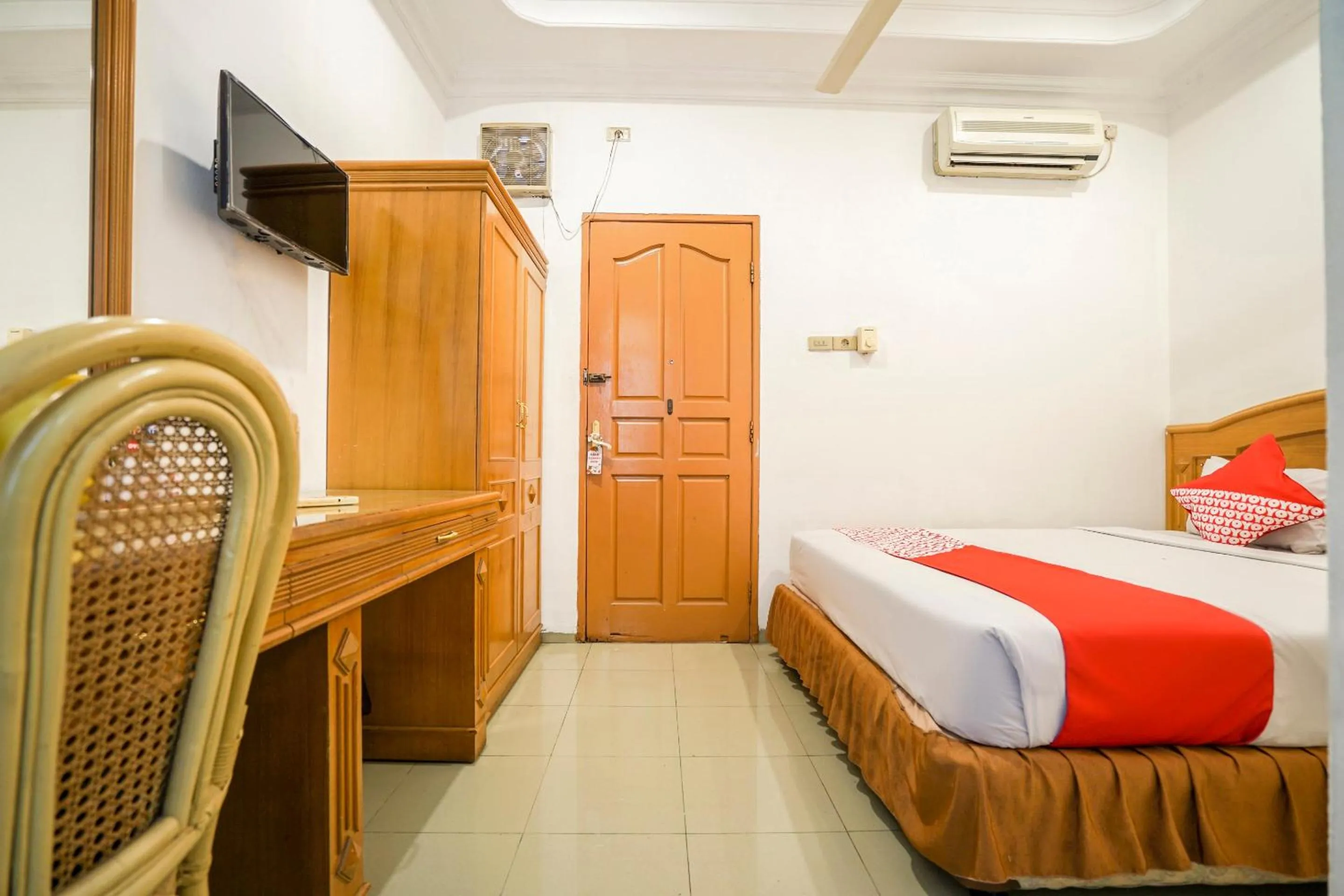 Bedroom in SUPER OYO 1173 Hotel Shofa Marwah