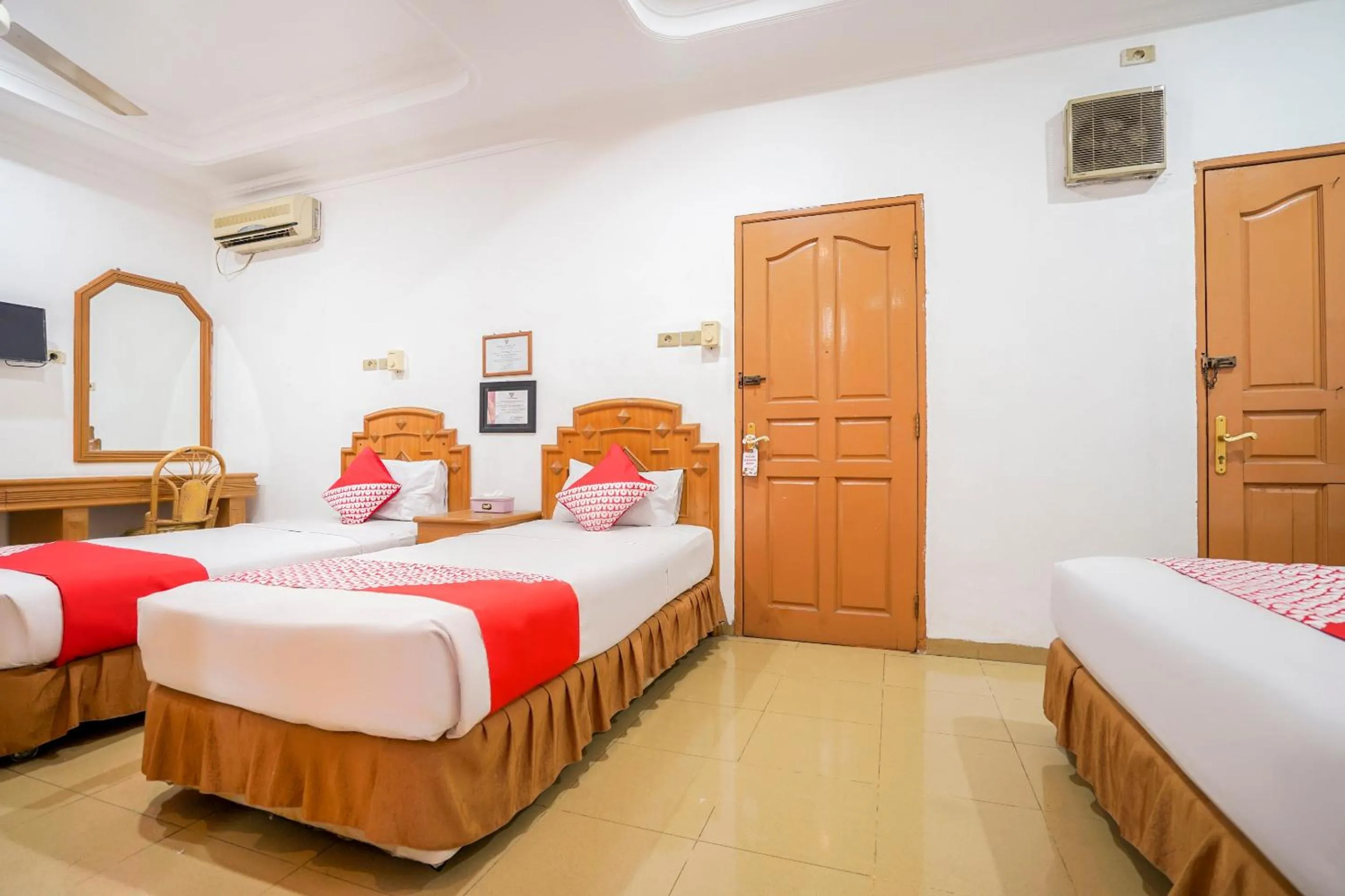 Bedroom in SUPER OYO 1173 Hotel Shofa Marwah
