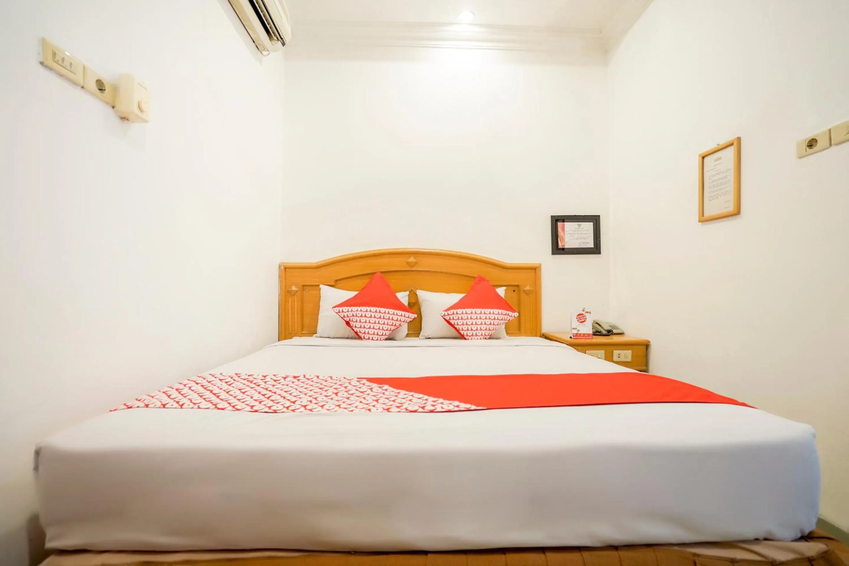 Bedroom in SUPER OYO 1173 Hotel Shofa Marwah