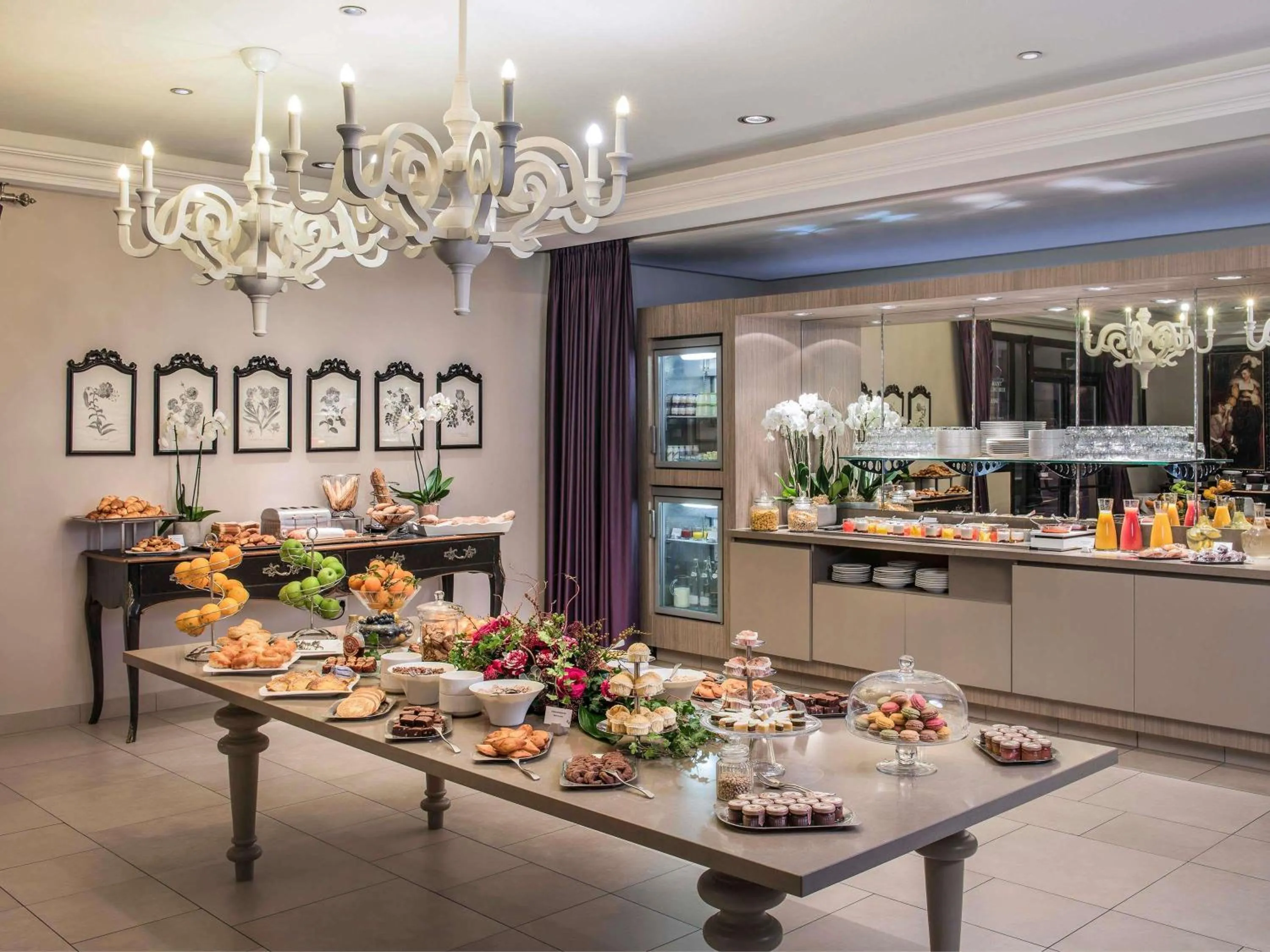 Breakfast in Grand Hôtel Roi René Aix - MGallery Collection