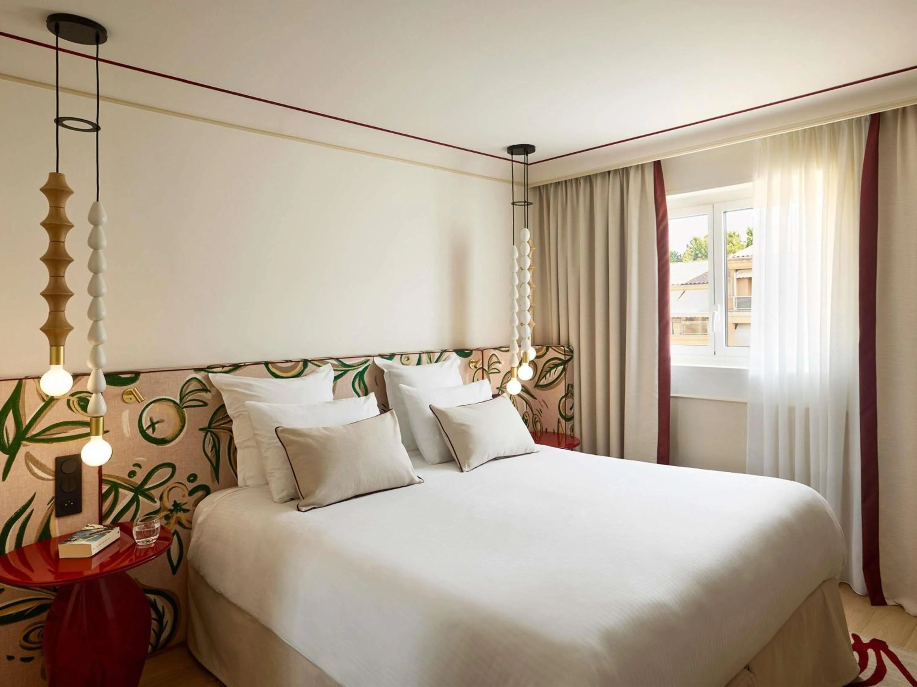 Bedroom, Bed in Grand Hôtel Roi René Aix - MGallery Collection