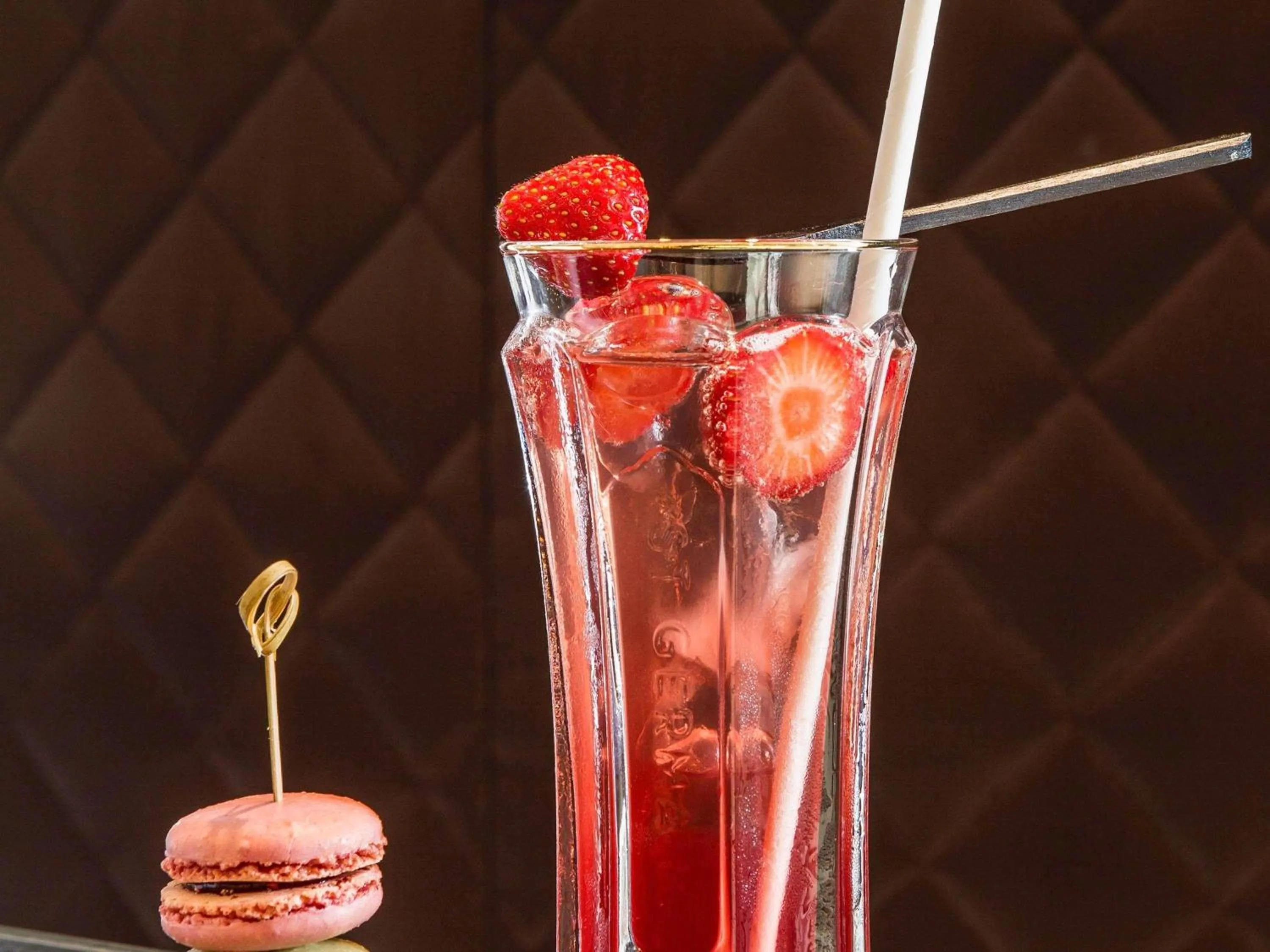 Lounge or bar in Grand Hôtel Roi René Aix - MGallery Collection