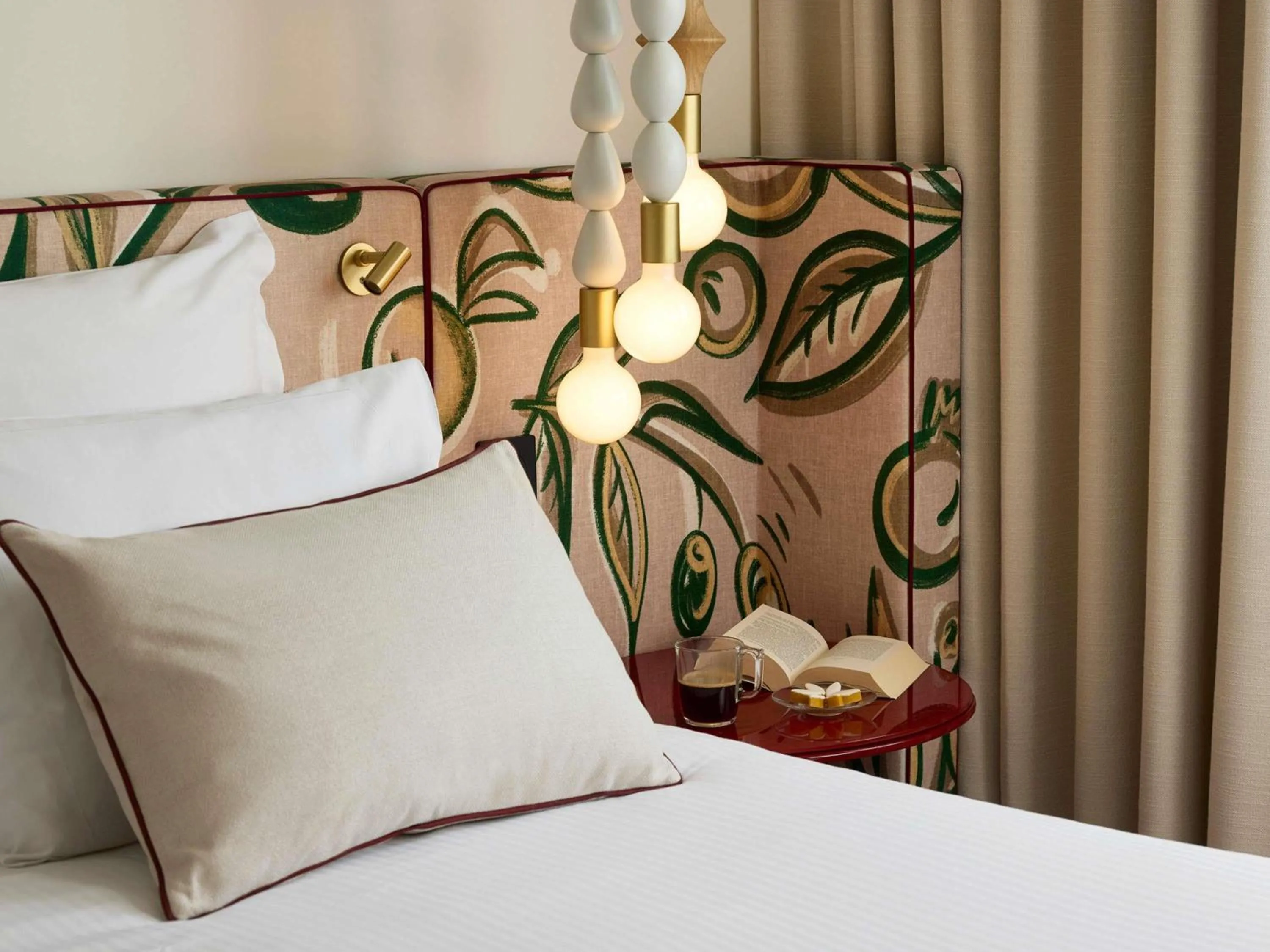 Bedroom, Bed in Grand Hôtel Roi René Aix - MGallery Collection